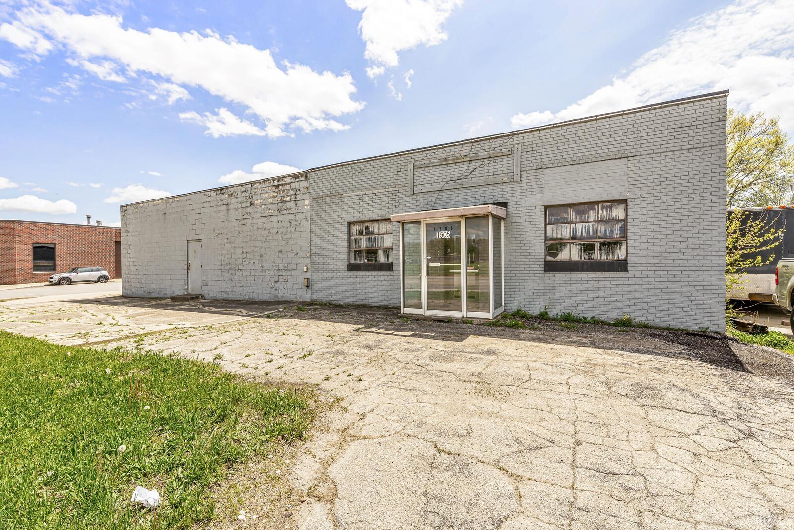 Photo 8 of 1505 W Beardsley Avenue