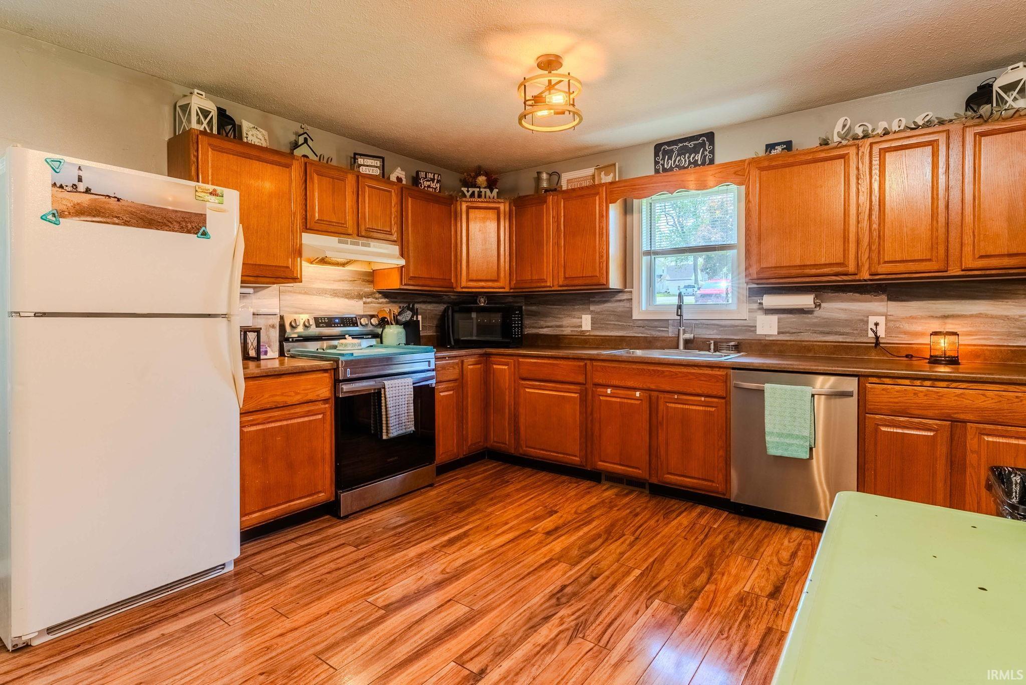 Photo 6 of 220 N Benton Street