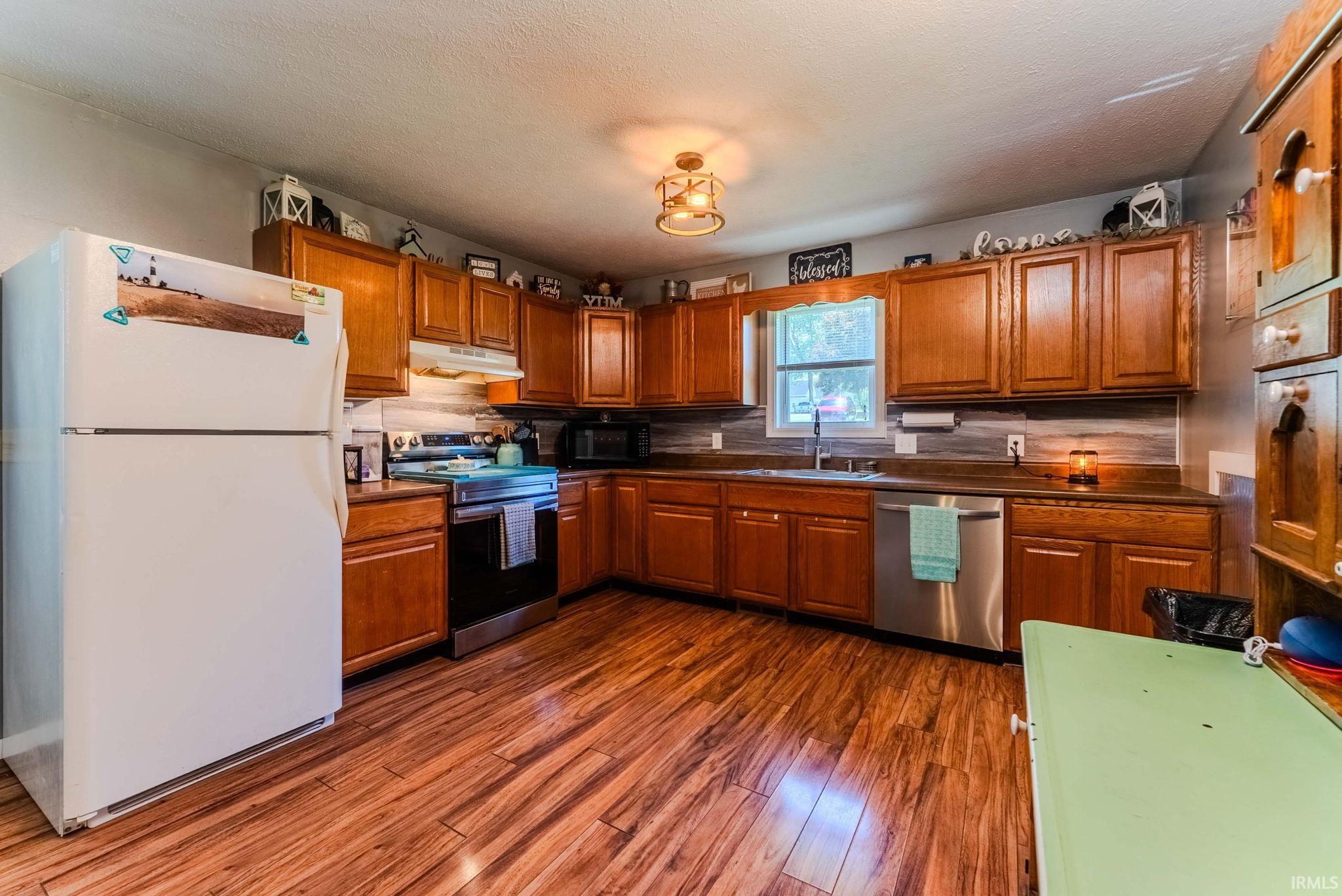 Photo 7 of 220 N Benton Street