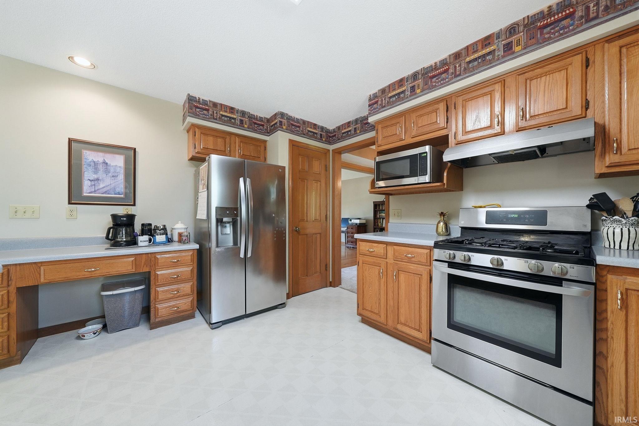 Photo 11 of 9216 Eagle Creek Court