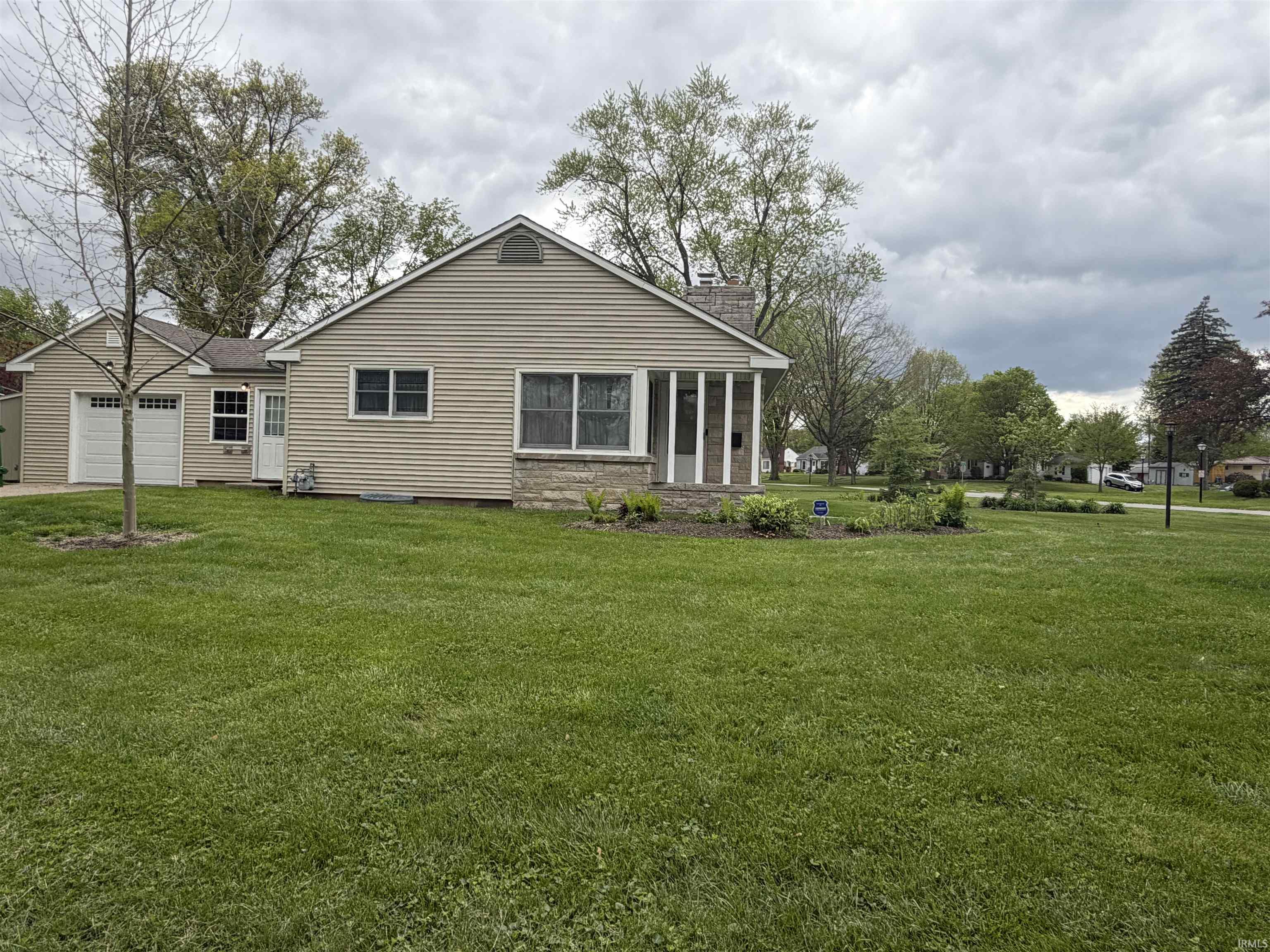 Photo 1 of 3639 Hiawatha Boulevard