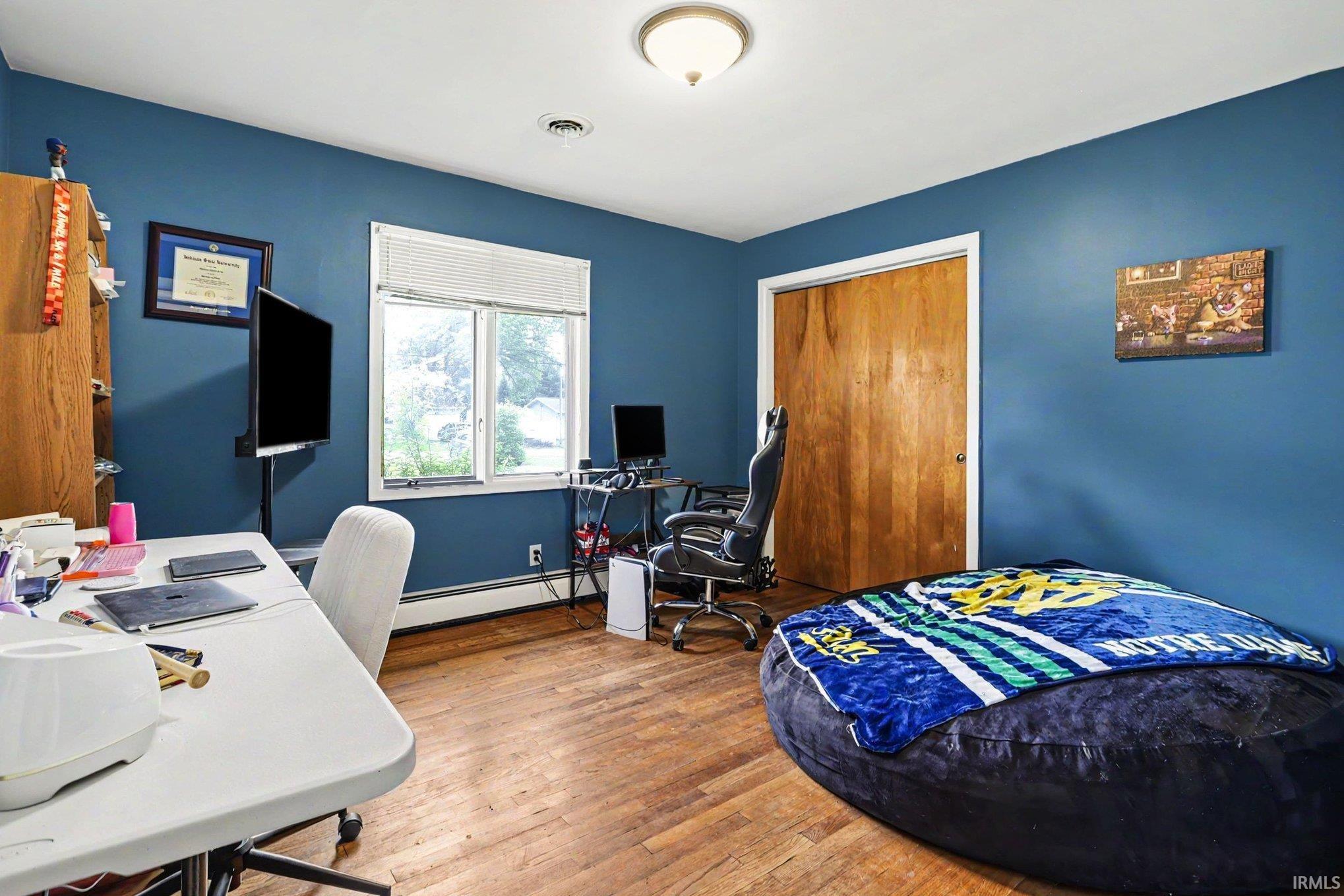 Bedroom/Office