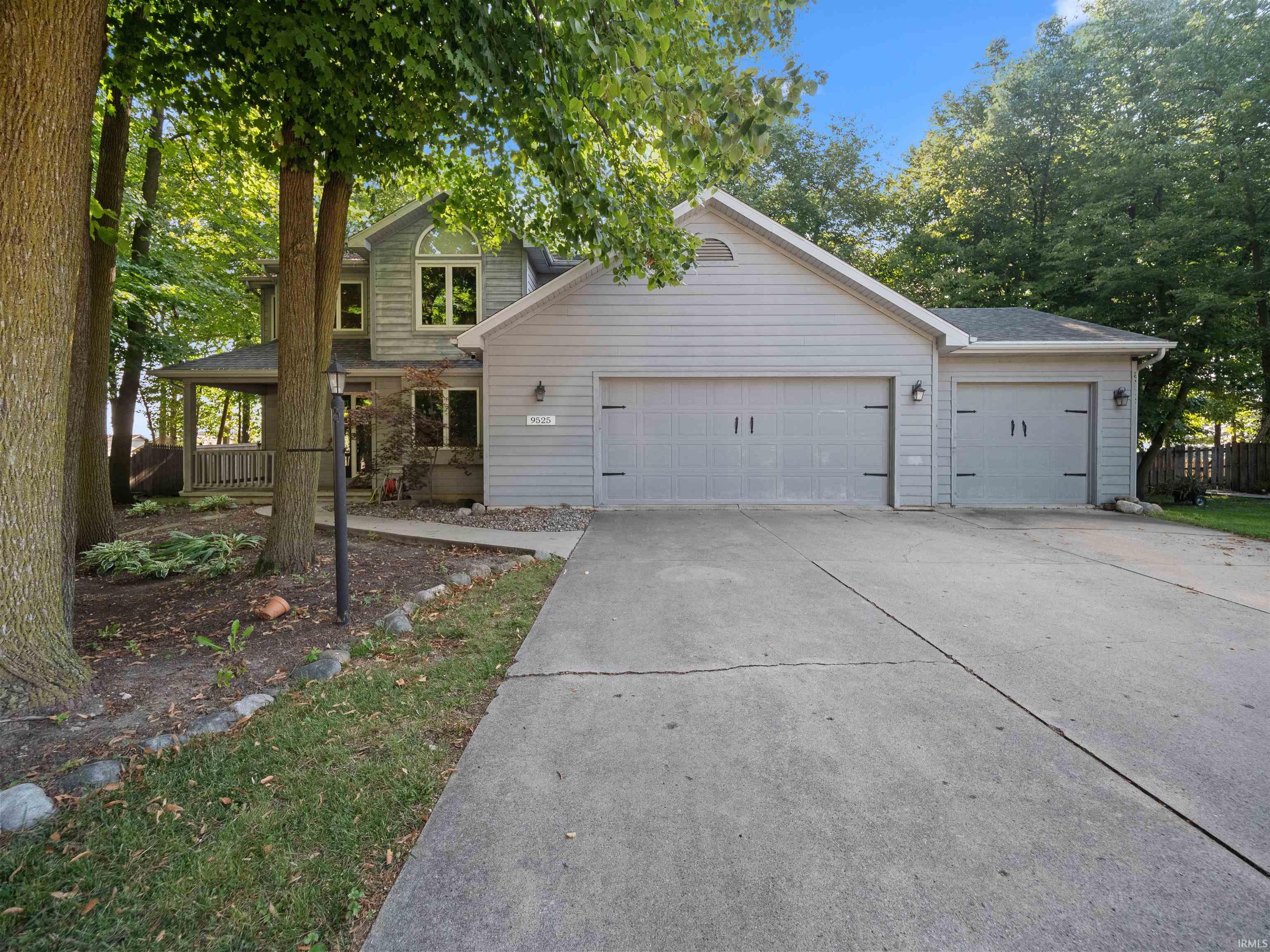 Photo 4 of 9525 Woodruff Court