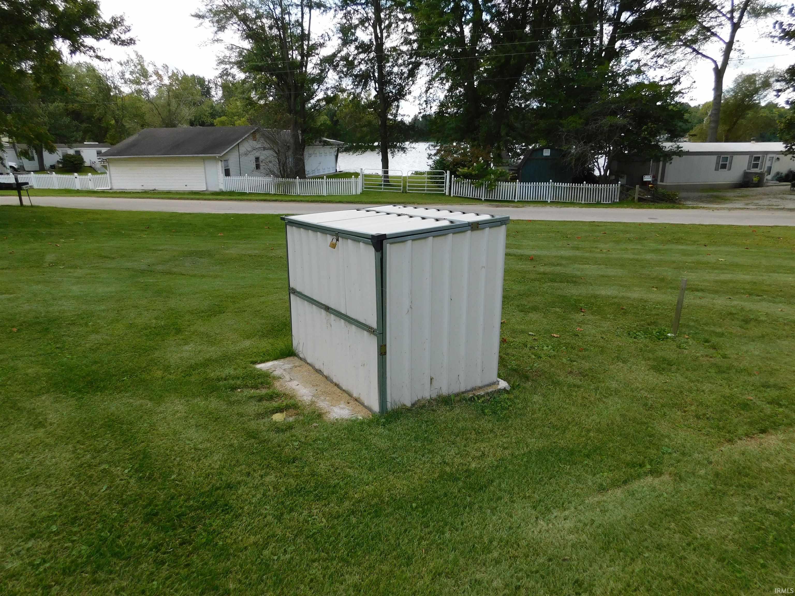 Photo 33 of 5246 W Warren Avenue