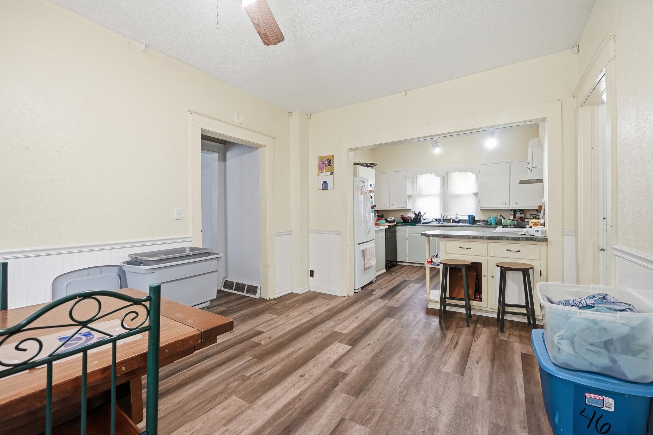 Photo 9 of 127 N Kinney
