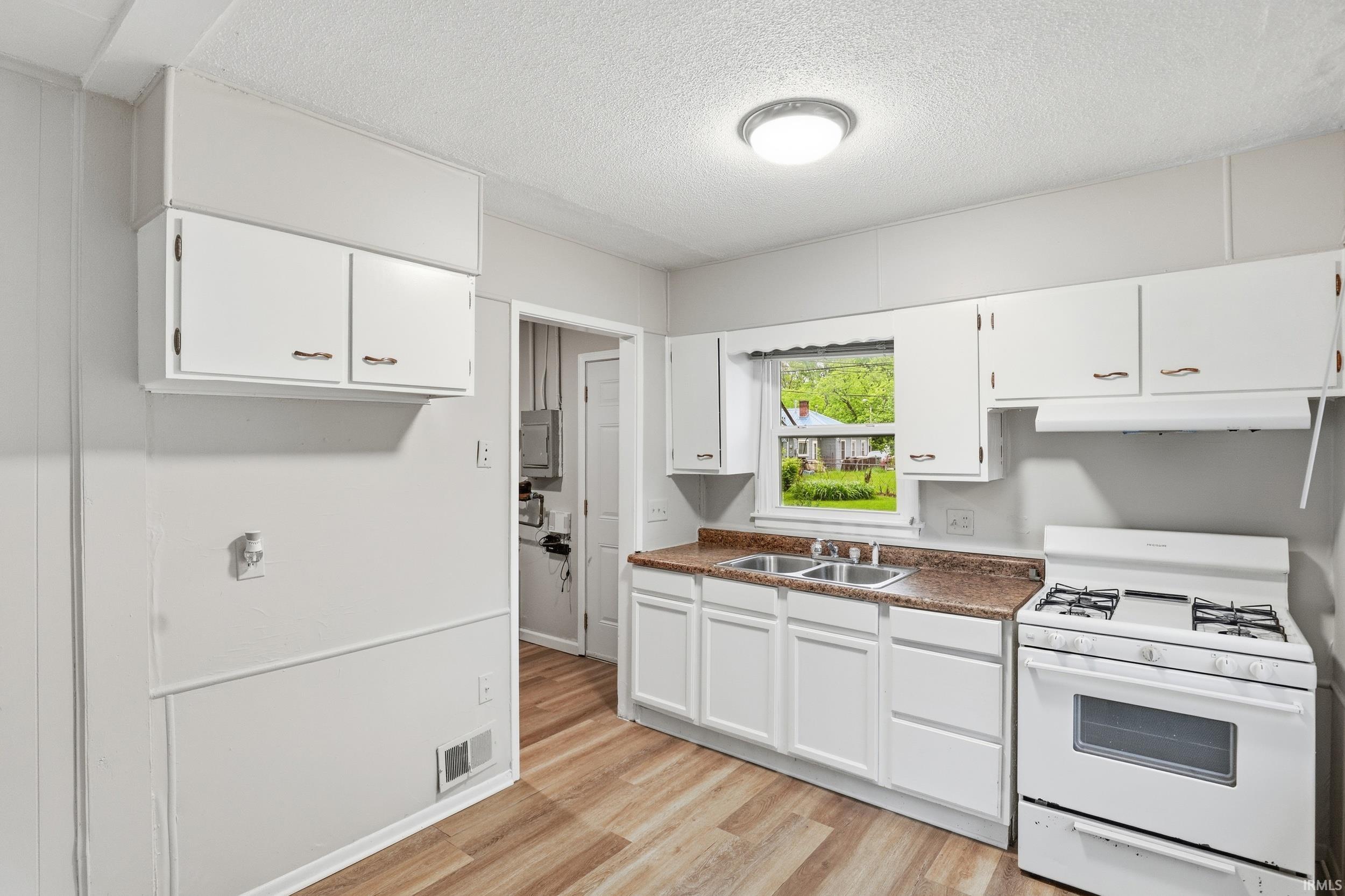 Photo 9 of 4501 standish Drive