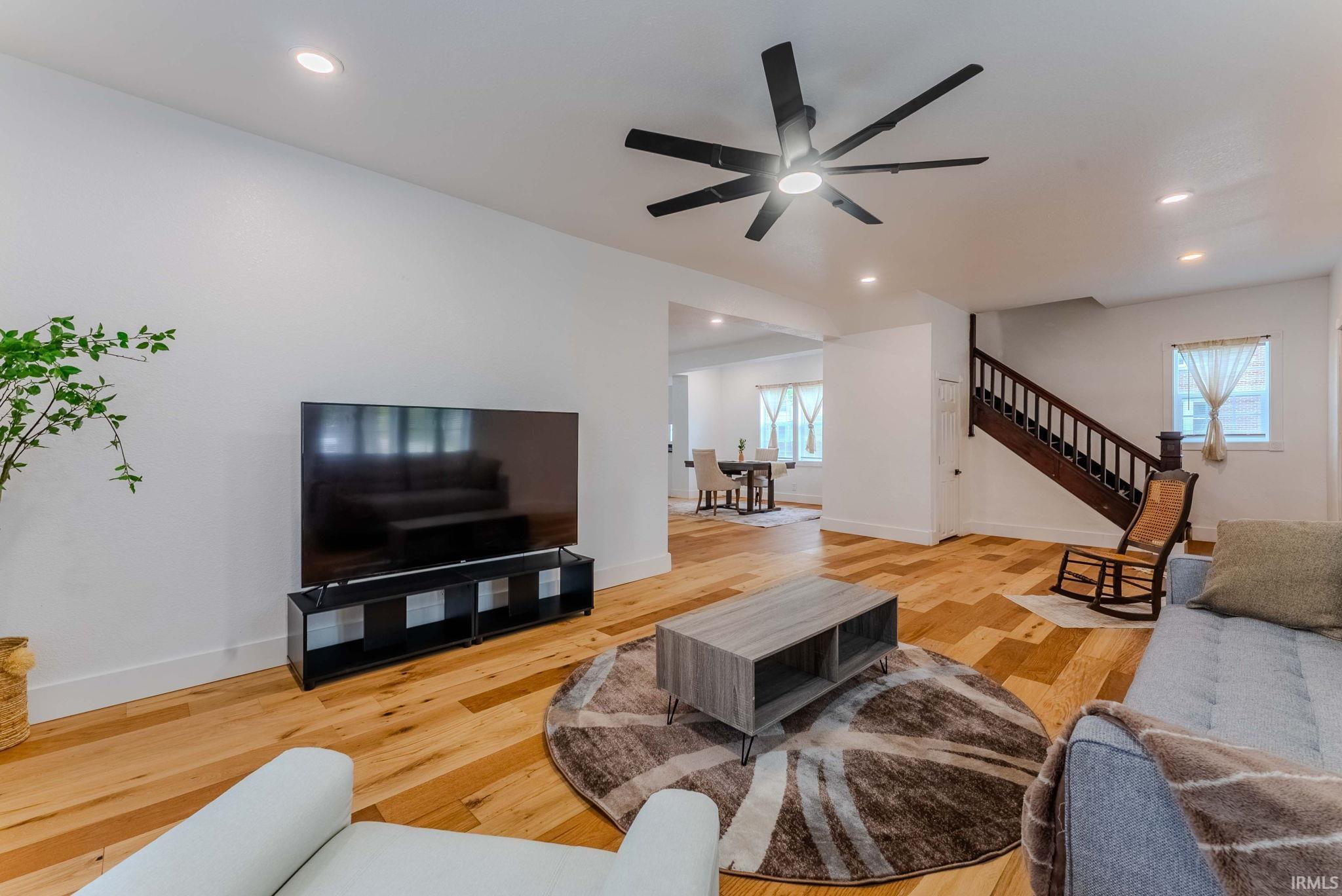 Photo 5 of 425 N Huntington Street