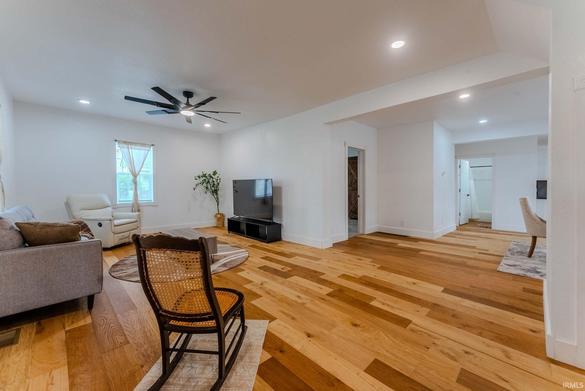 Photo 6 of 425 N Huntington Street