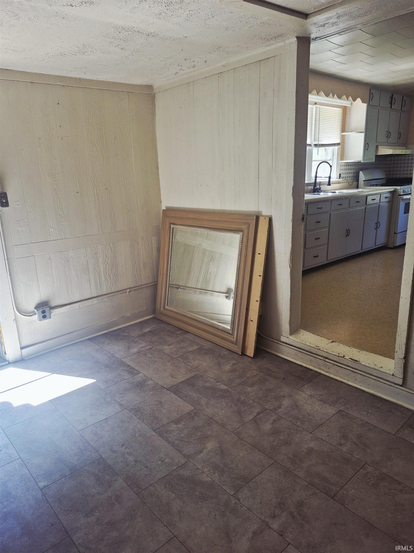 3rd image of 1513 1/2 S Huntington Dr, Bloomington, IN 47401 | MLS# 202617853