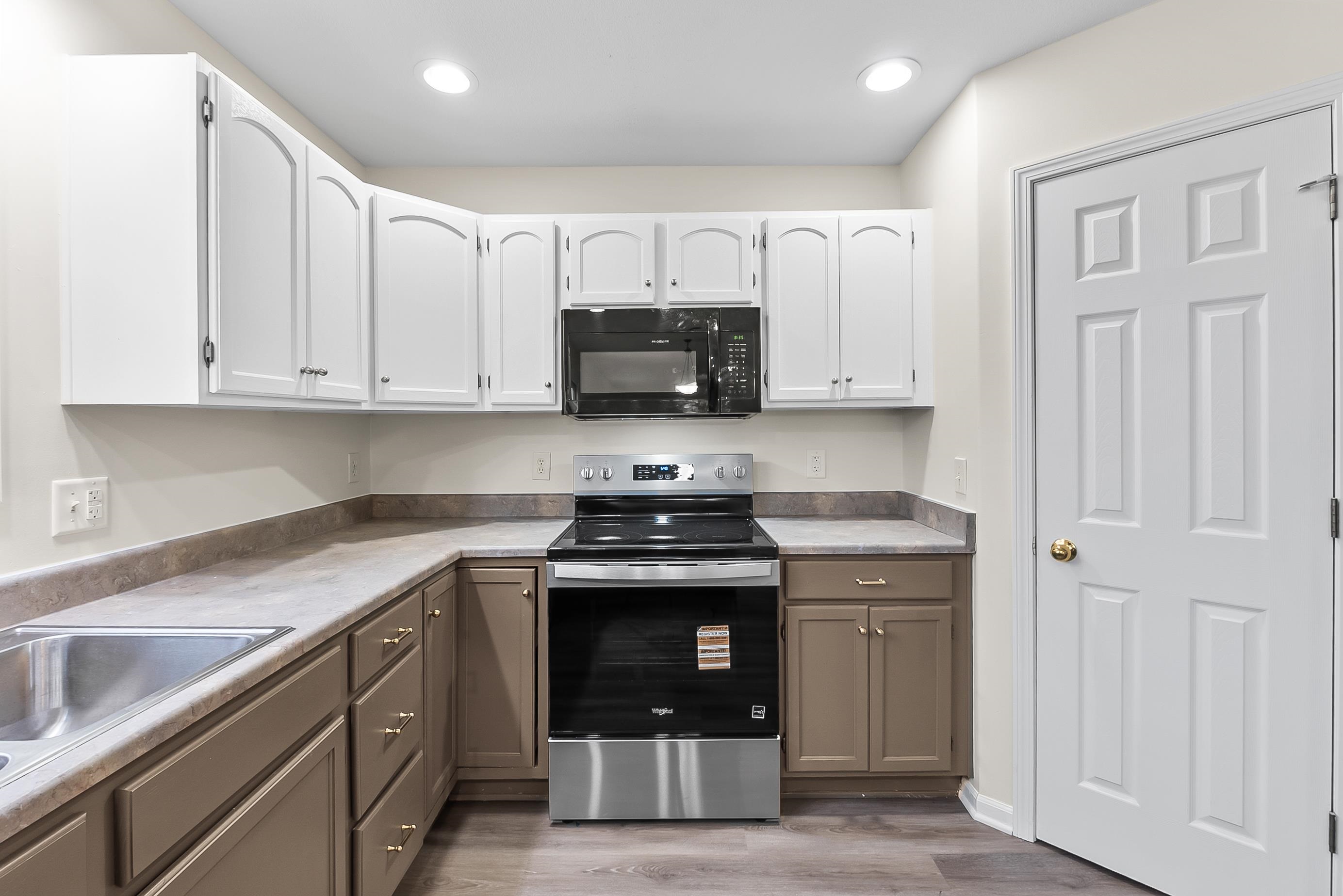 Photo 11 of 14933 Knobcone Court