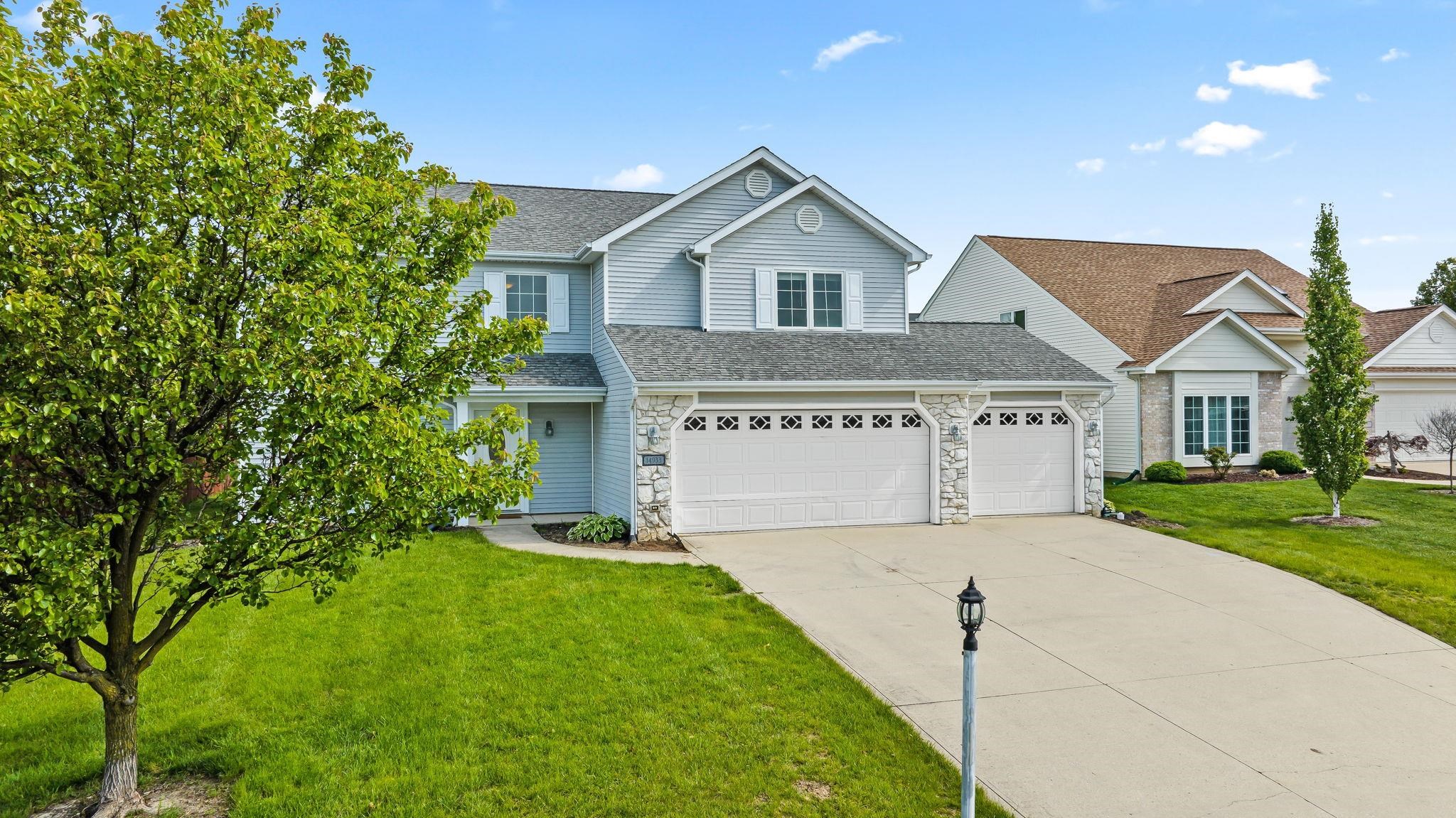 Photo 2 of 14933 Knobcone Court