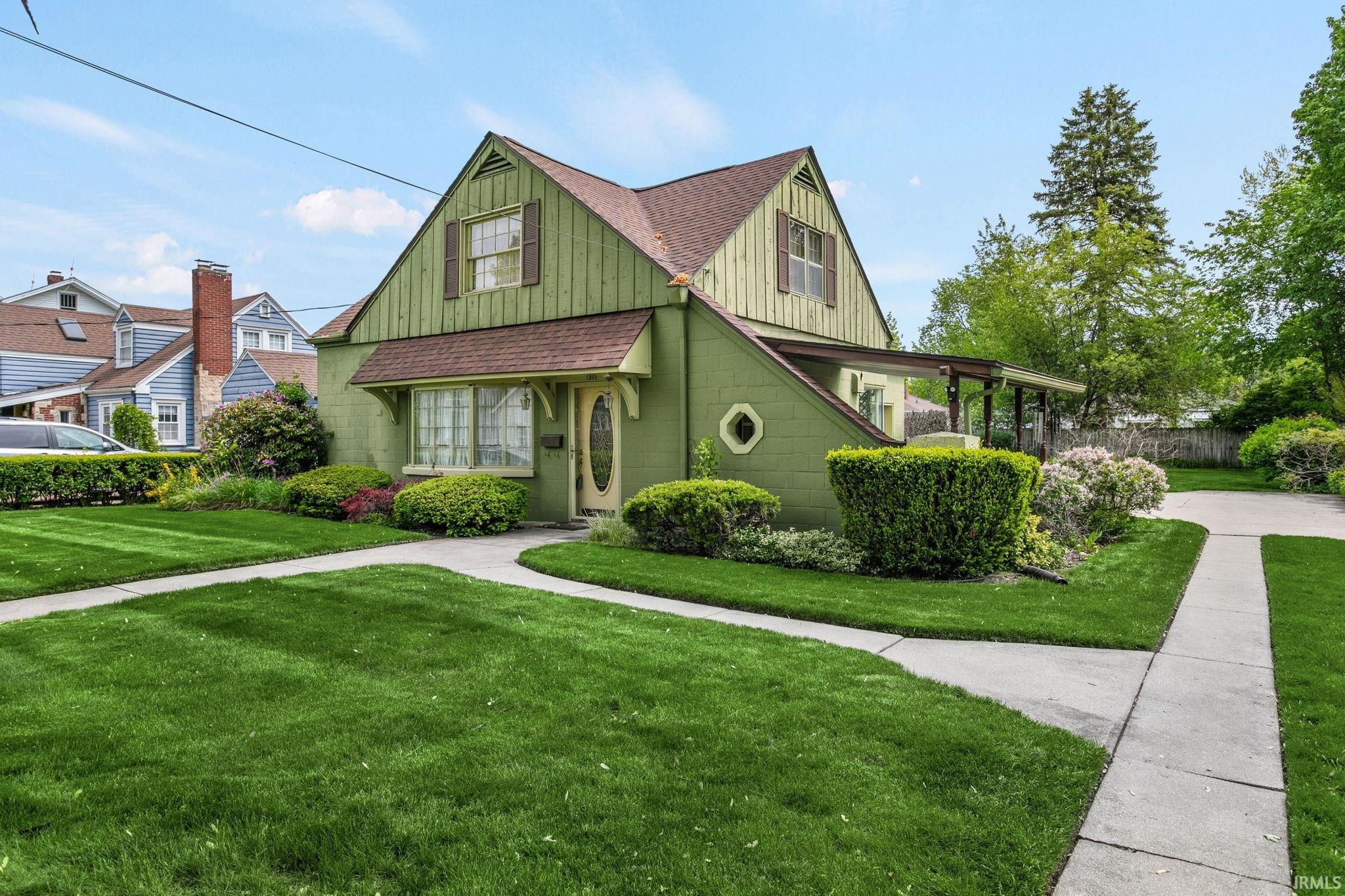 Photo 1 of 156 St. Clair Avenue