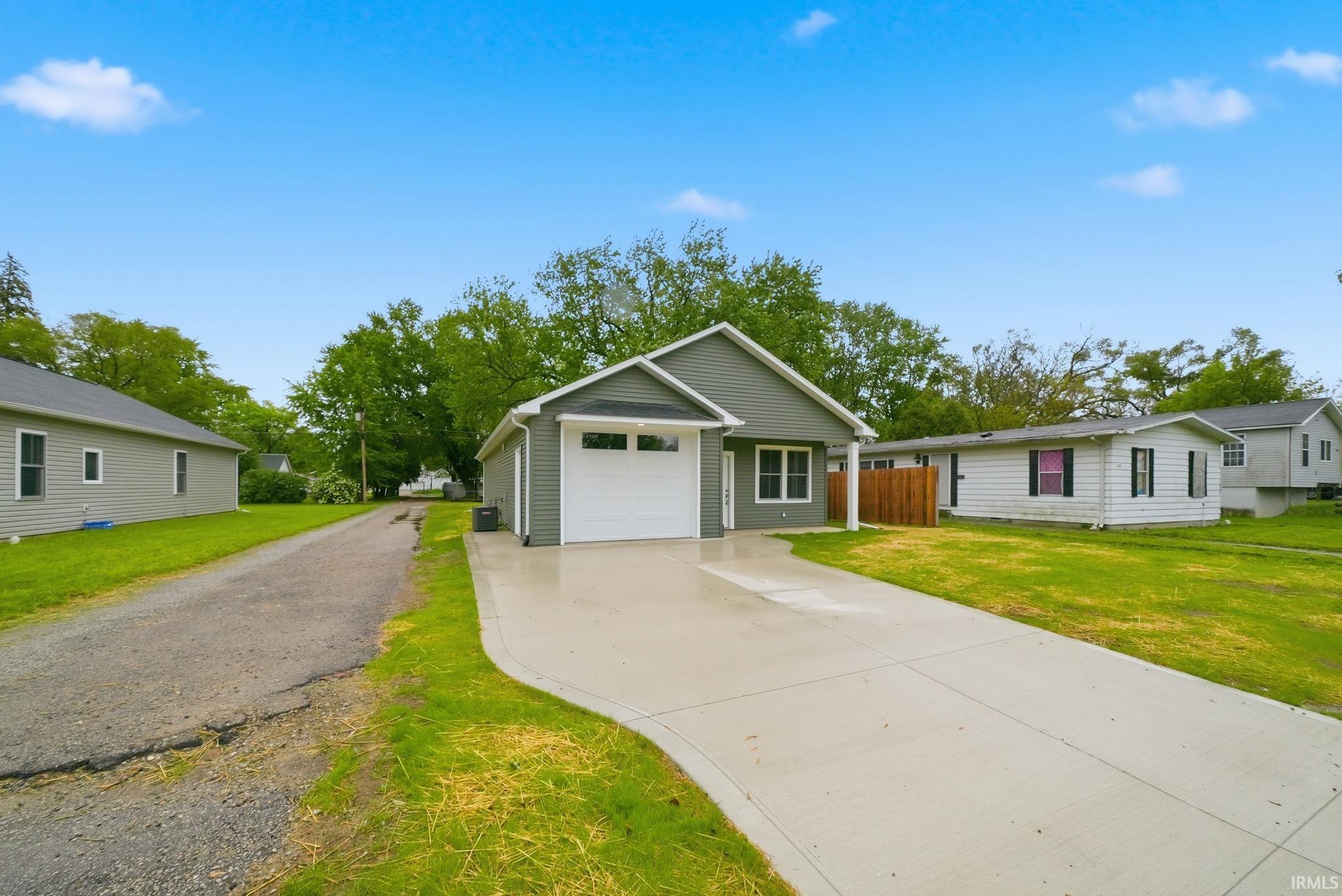 Photo 4 of 1005 Schirmeyer Street