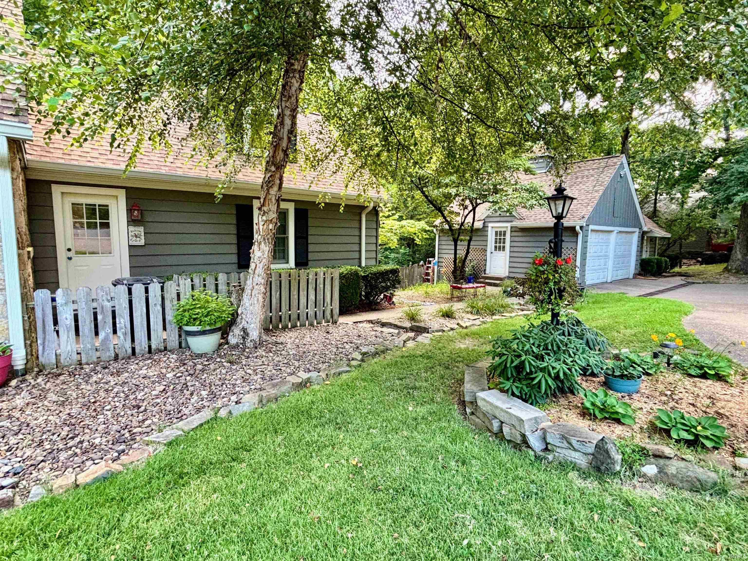 2nd image of 10306 Browning Rd, Evansville, IN 47725 | MLS# 202618118