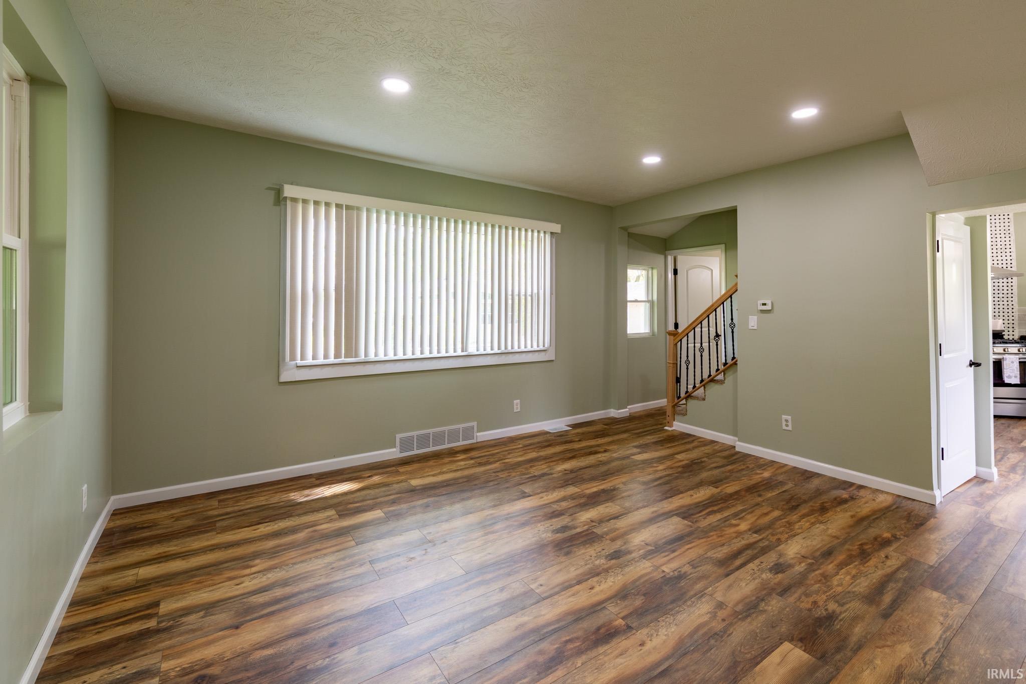 Photo 4 of 3117 Burr Oak Avenue