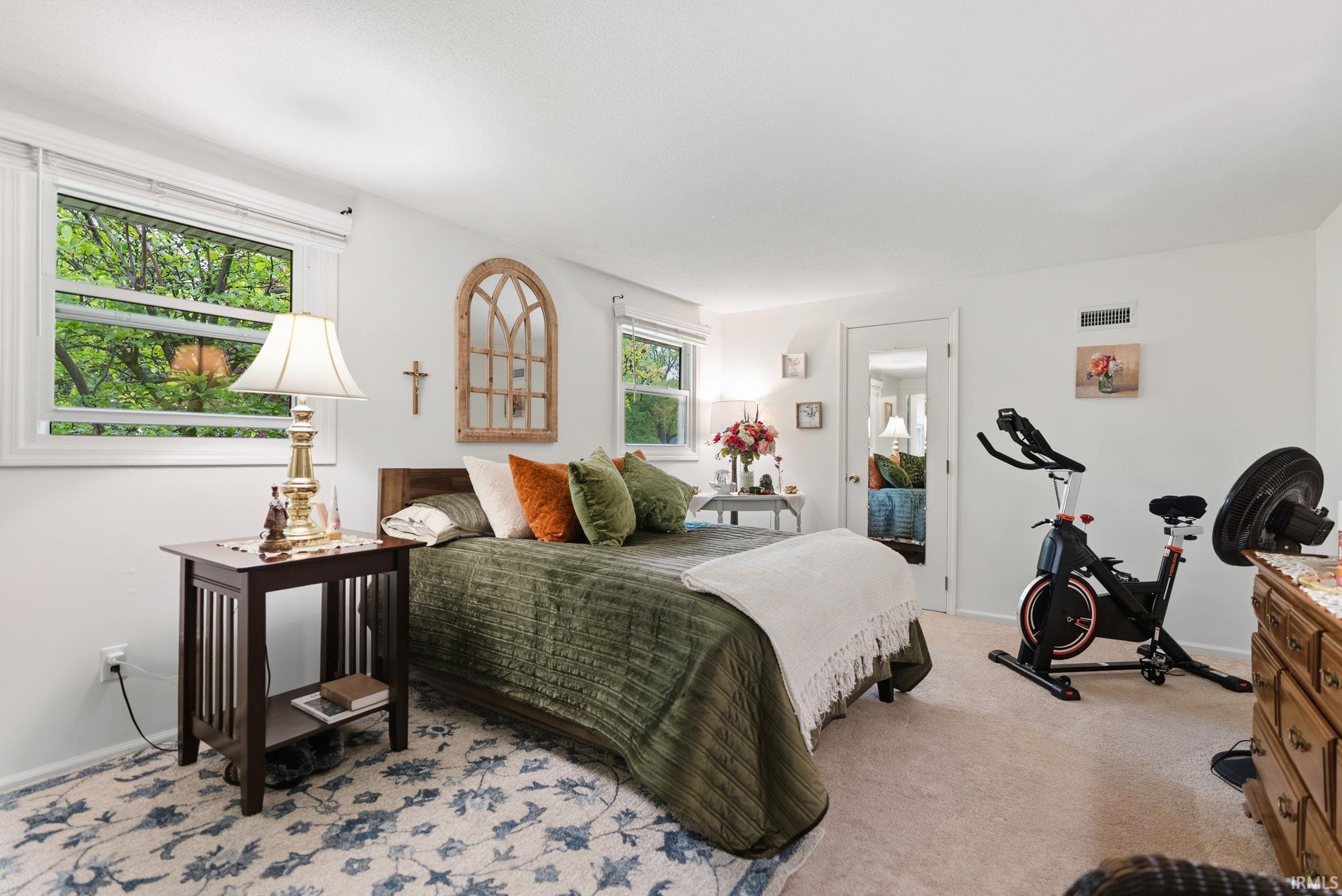 Photo 17 of 5323 Fernwood Avenue