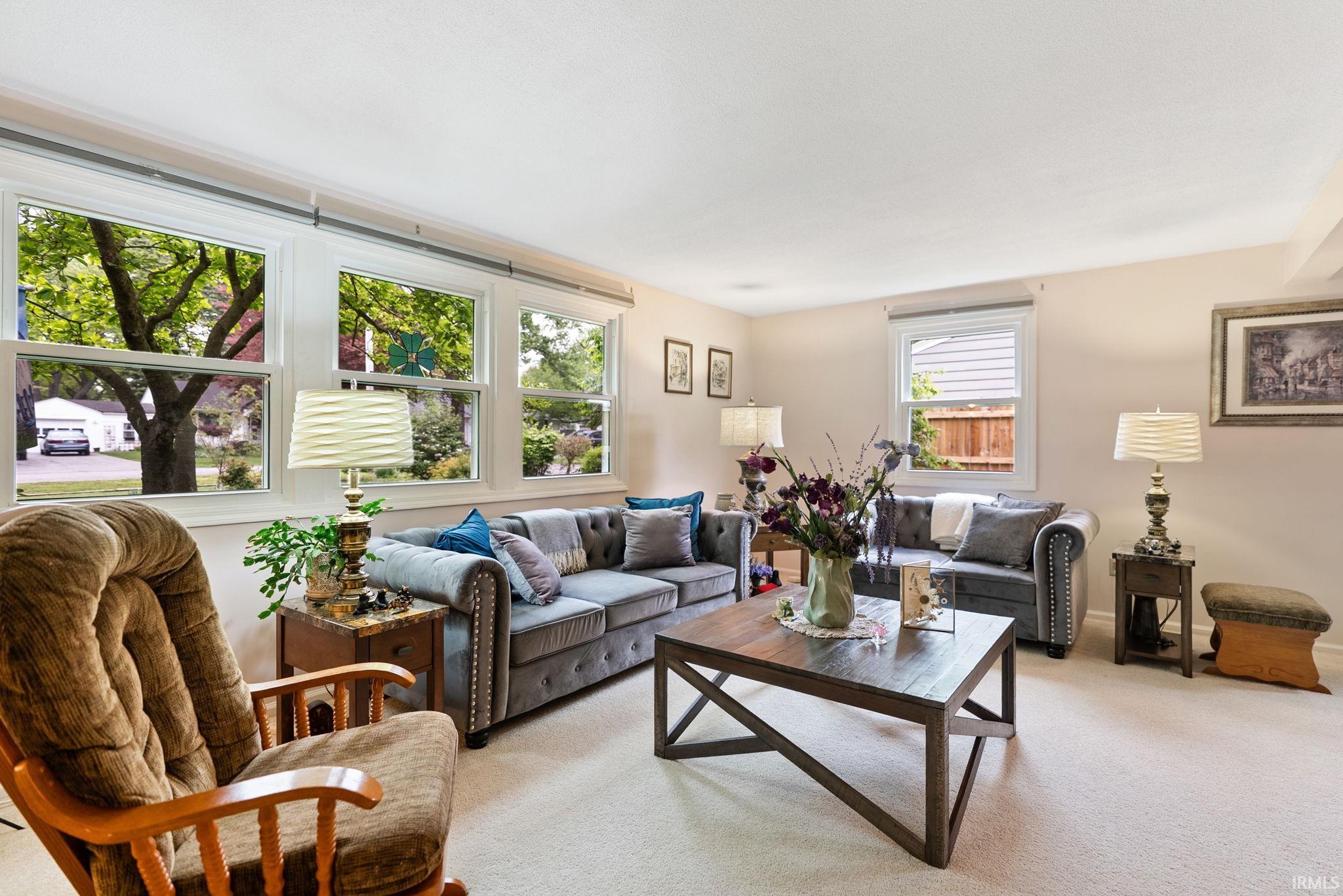 Photo 5 of 5323 Fernwood Avenue
