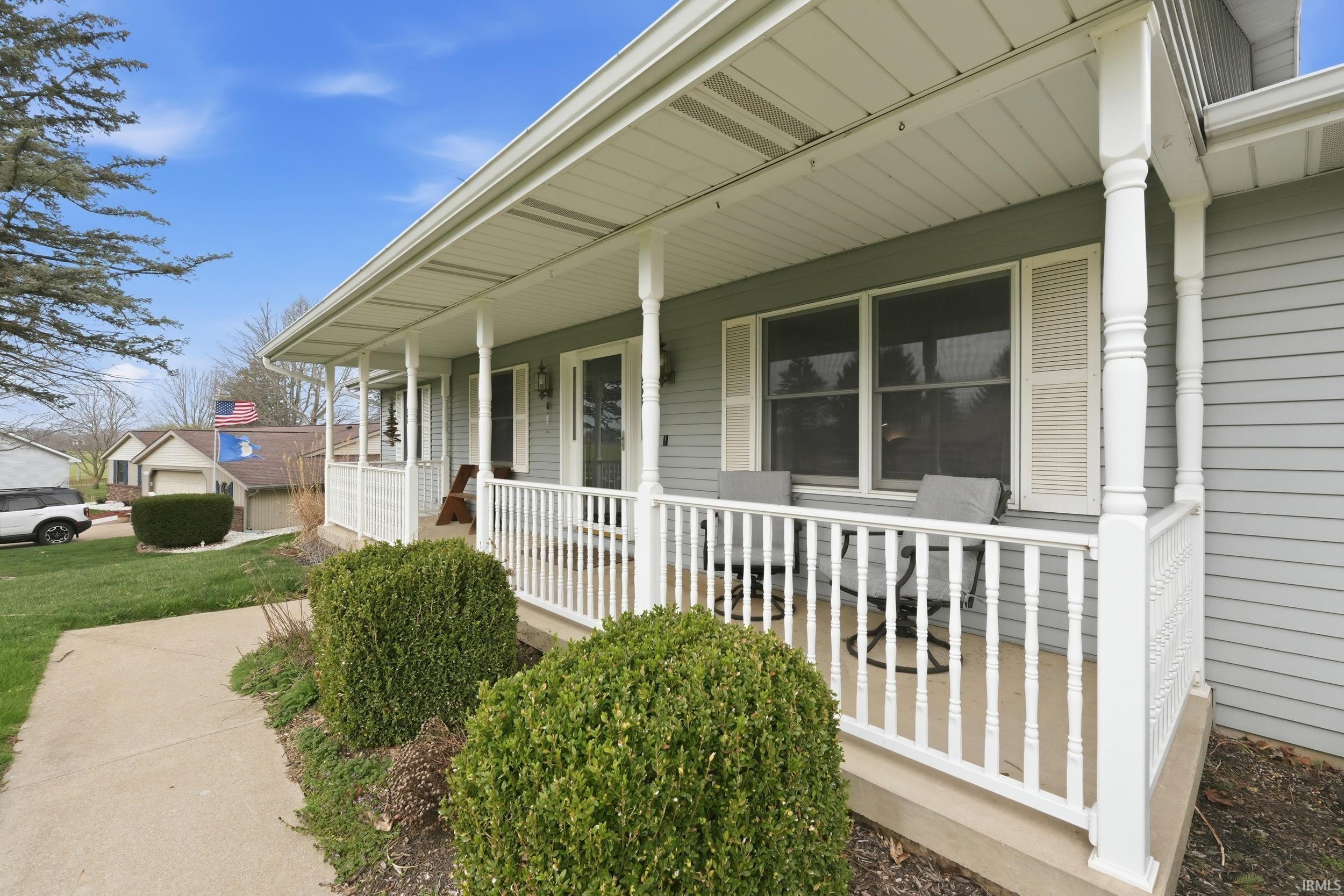 Doorway to property with a porch