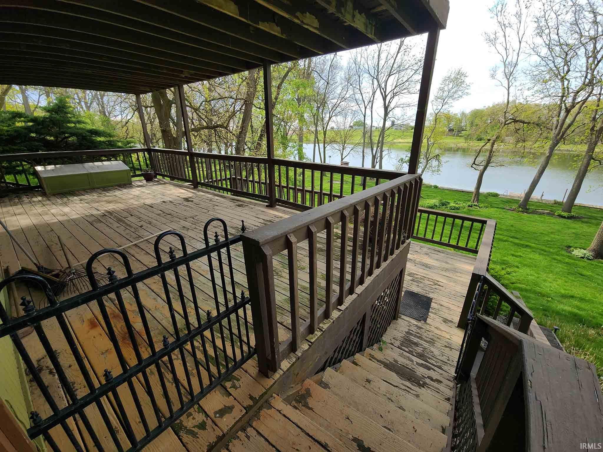 Lower level deck toward lake.