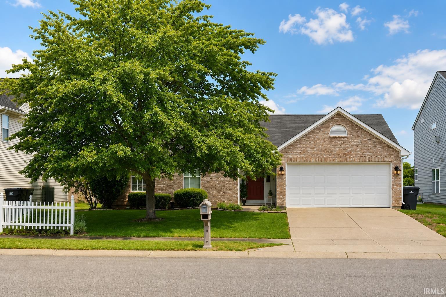 Homes for sale in Anderson, IN | 5827 Granite Dr, Anderson, IN 46013 | MLS# 202618949