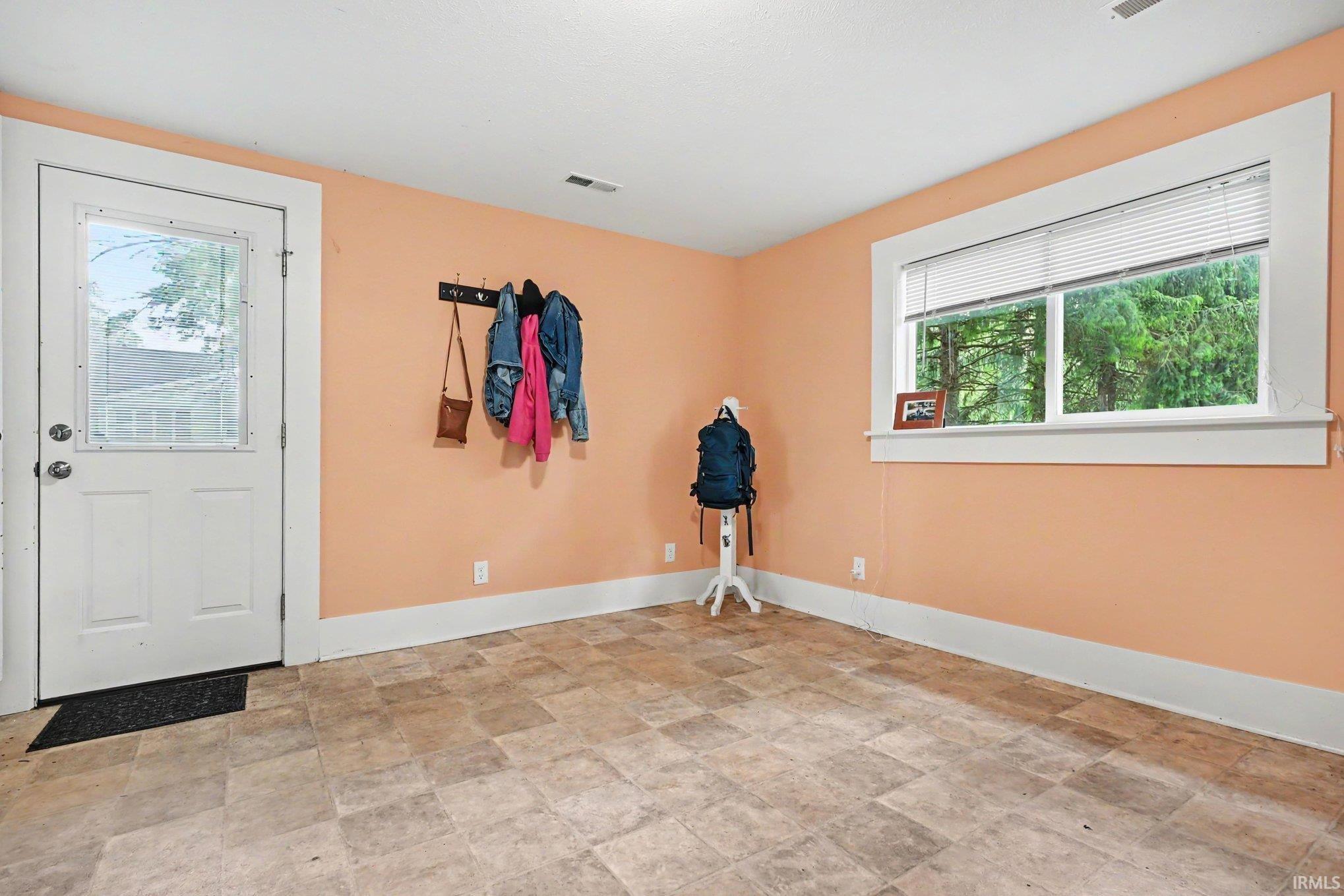 Photo 18 of 307 S Maple Street