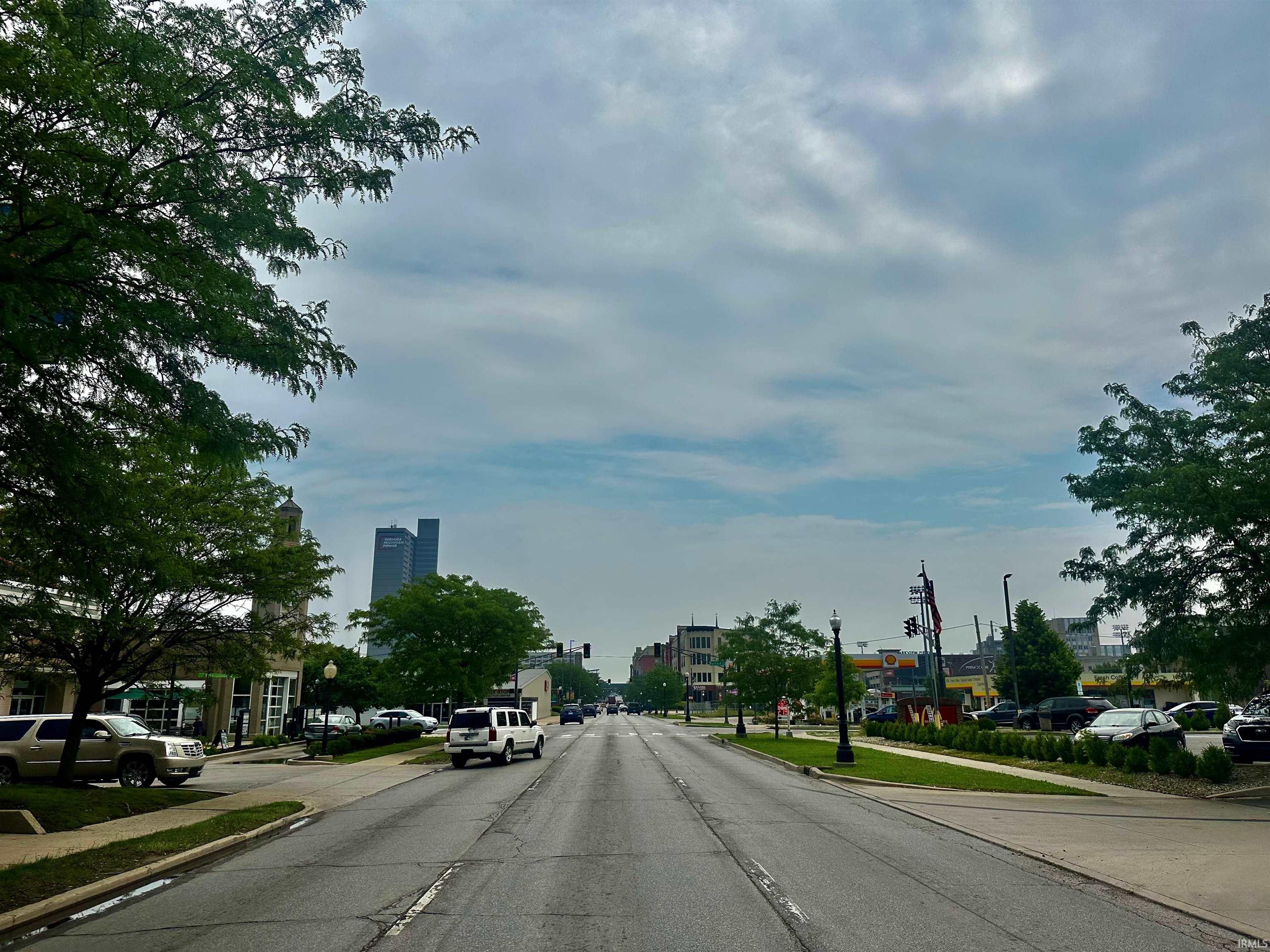 Photo 17 of 529 W Jefferson Boulevard
