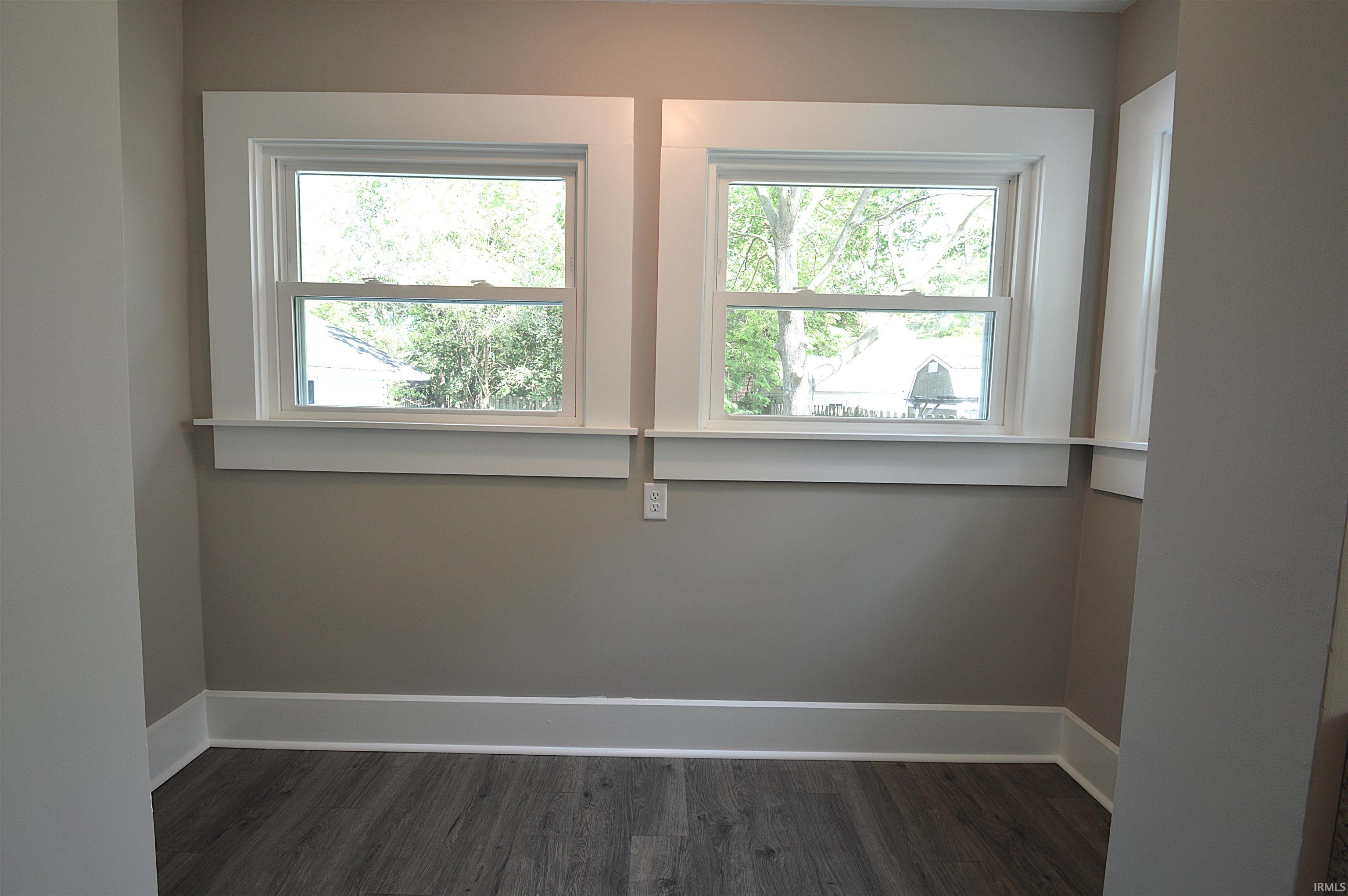 Photo 11 of 710 W Park Drive