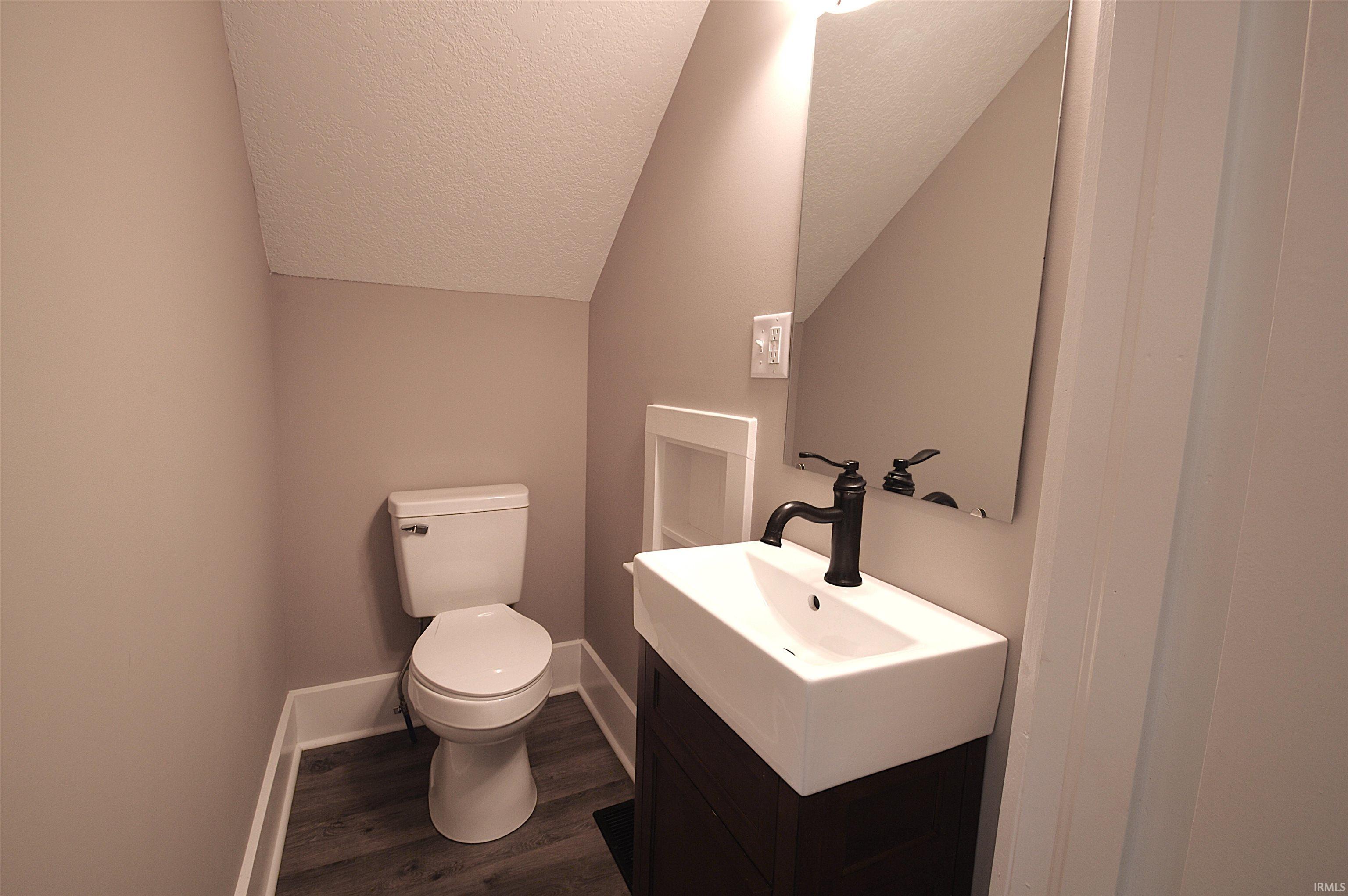 Photo 12 of 710 W Park Drive