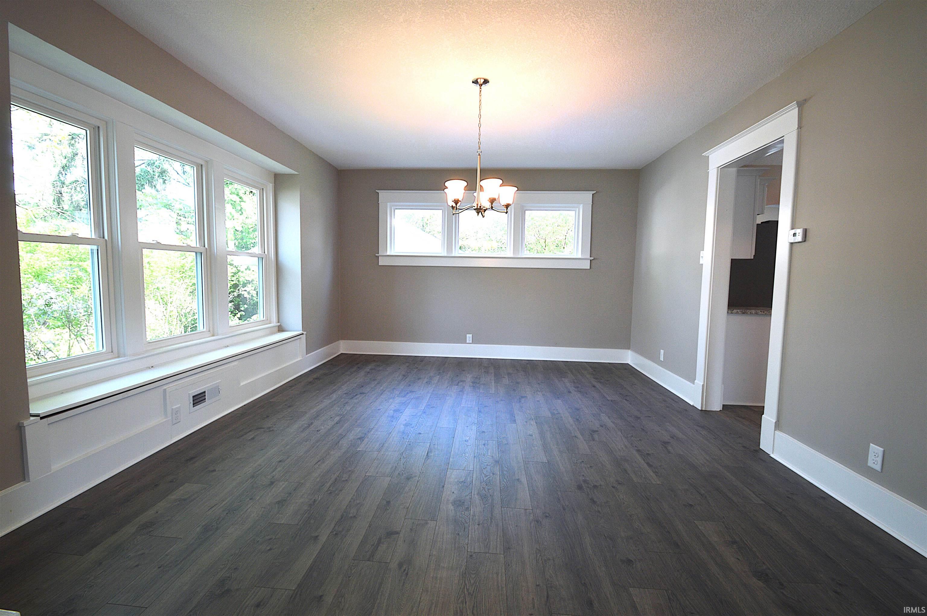 Photo 7 of 710 W Park Drive