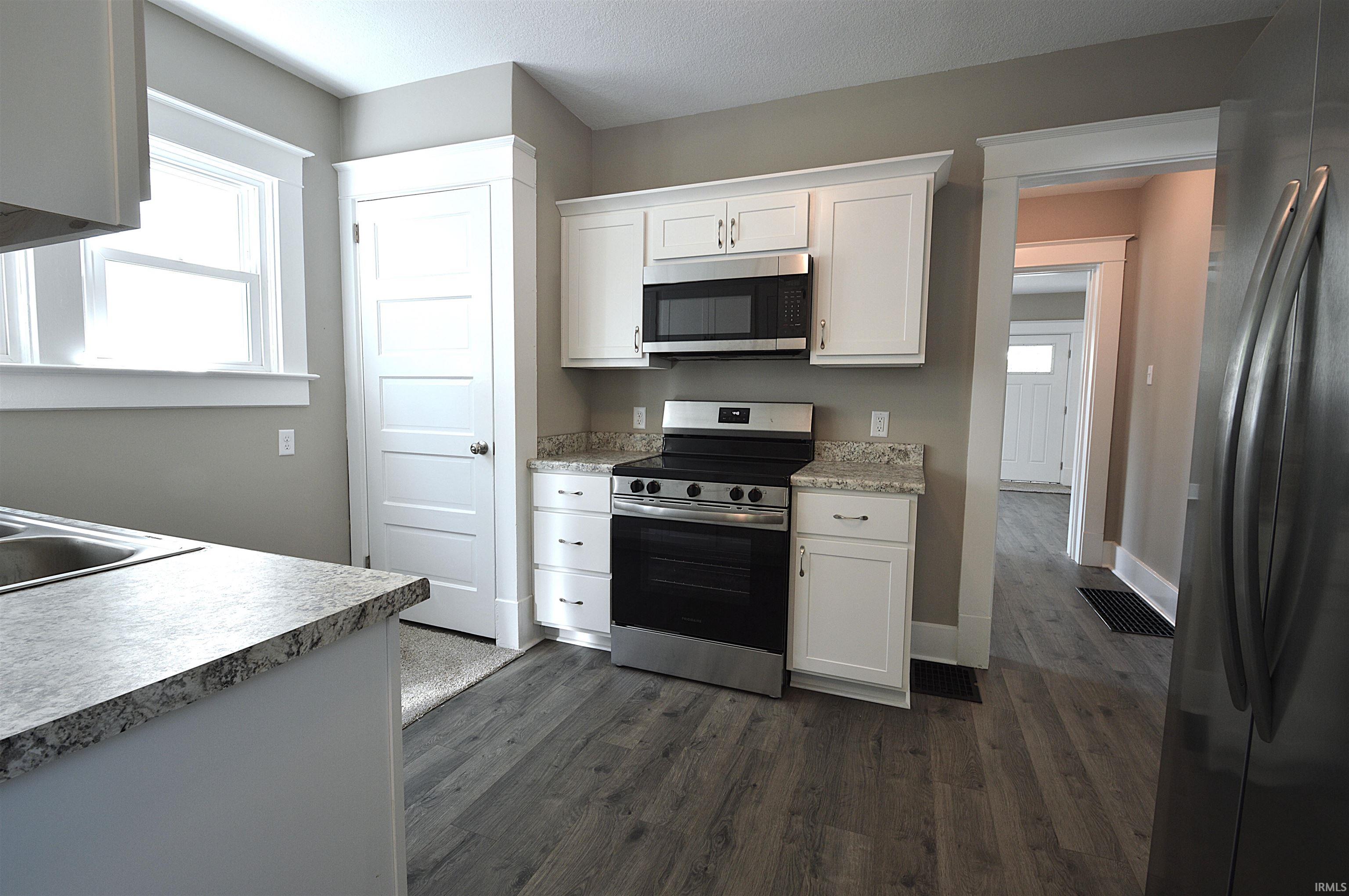 Photo 9 of 710 W Park Drive