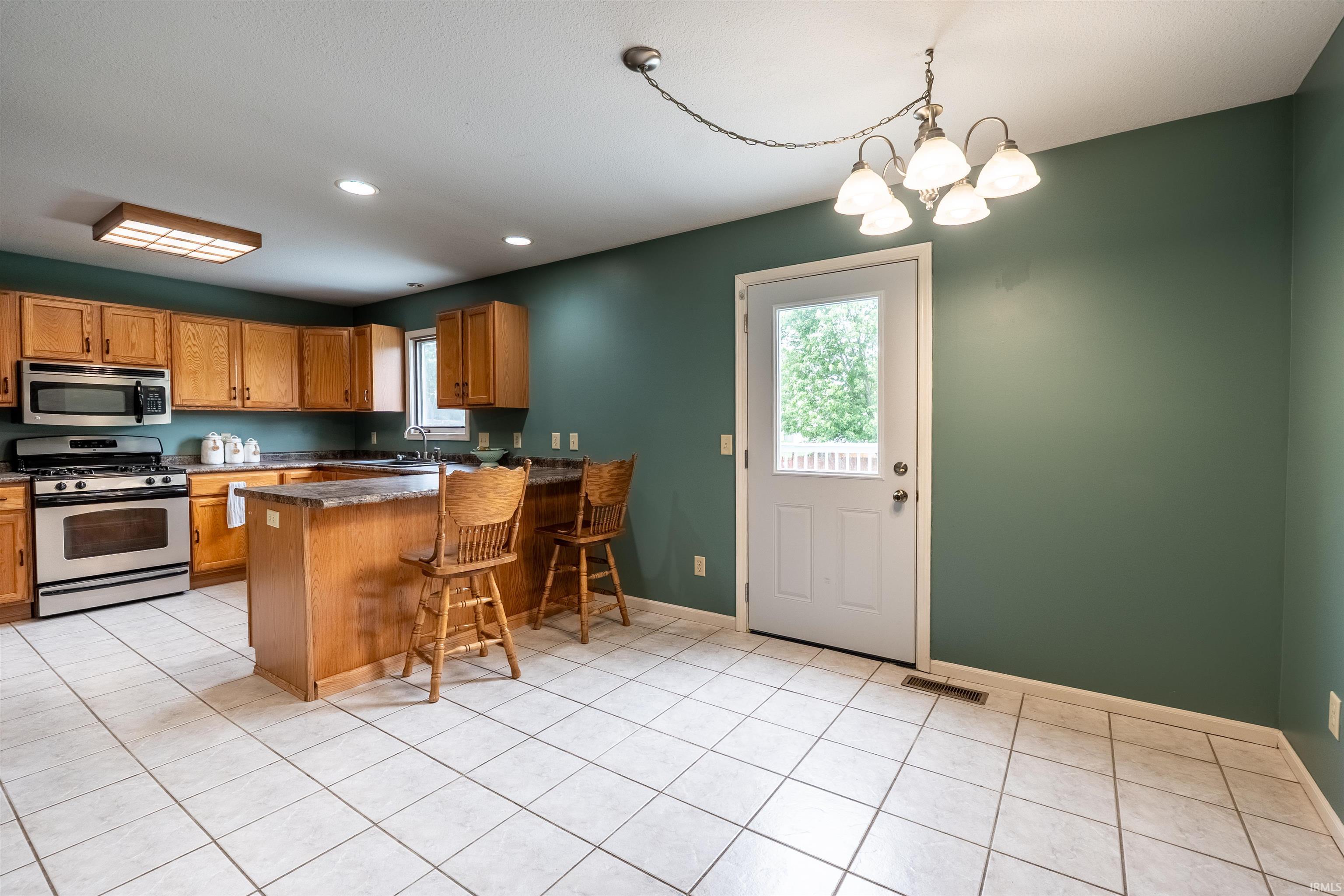 Photo 13 of 1735 Greythorn Drive