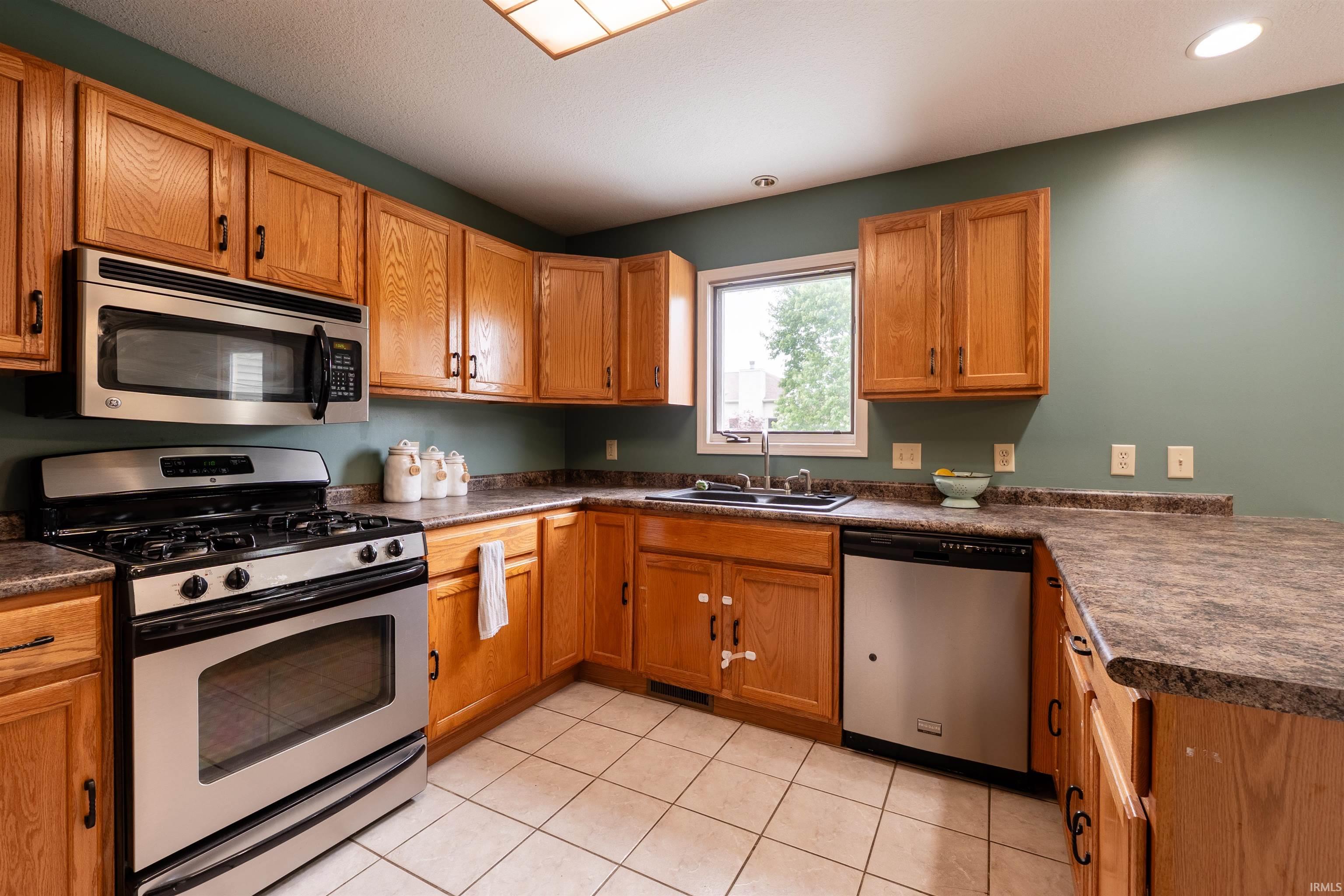 Photo 9 of 1735 Greythorn Drive