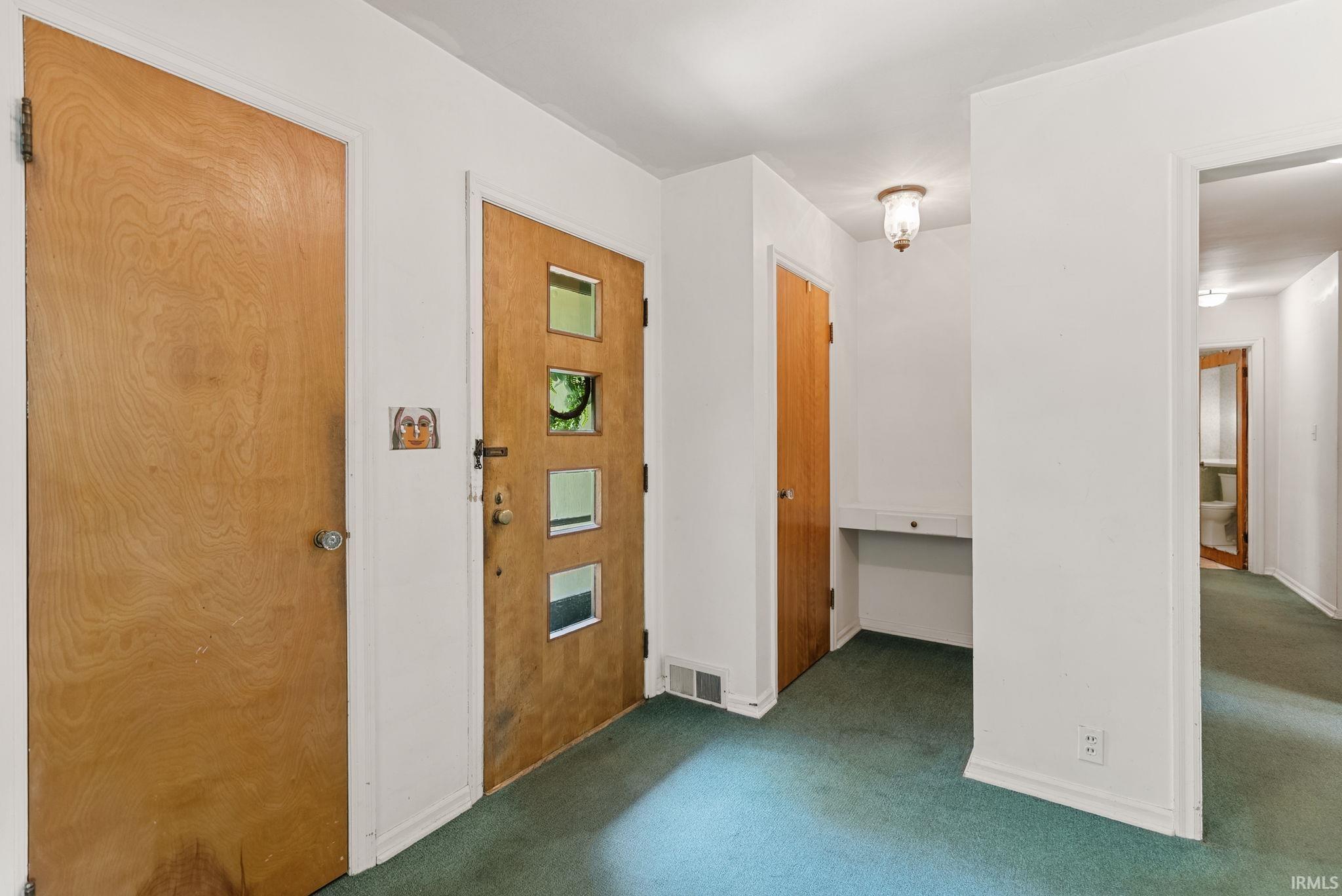 Photo 4 of 1502 Hawthorn Road