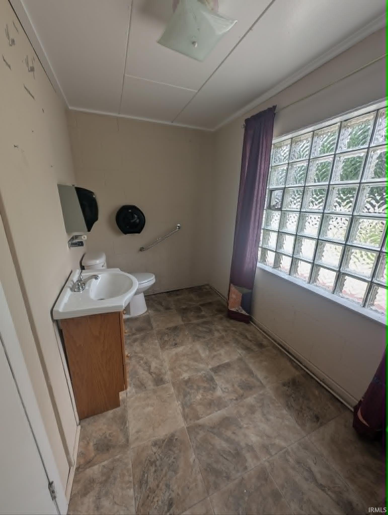 Photo 25 of 1002 E State road 114 Street