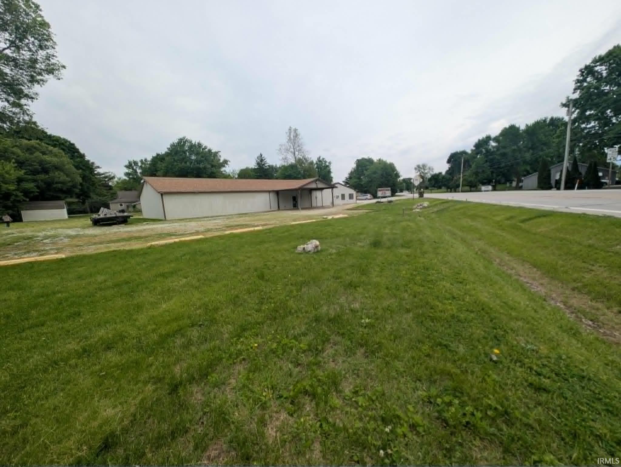 Photo 3 of 1002 E State road 114 Street
