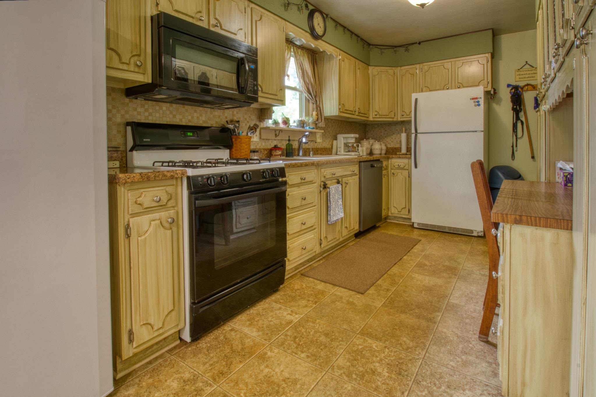 Photo 11 of 19098 Sandy Drive