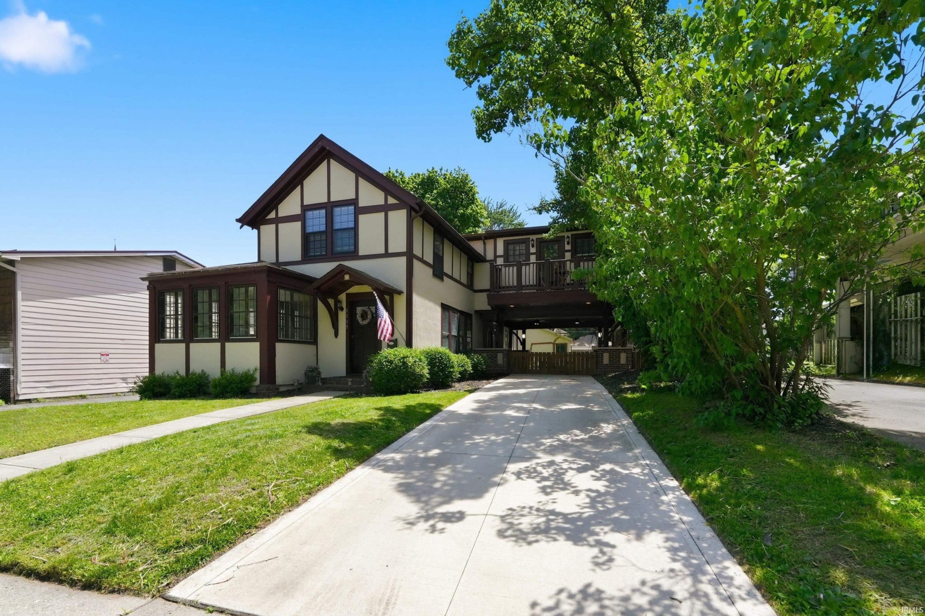 Photo 1 of 1115 W Washington Boulevard