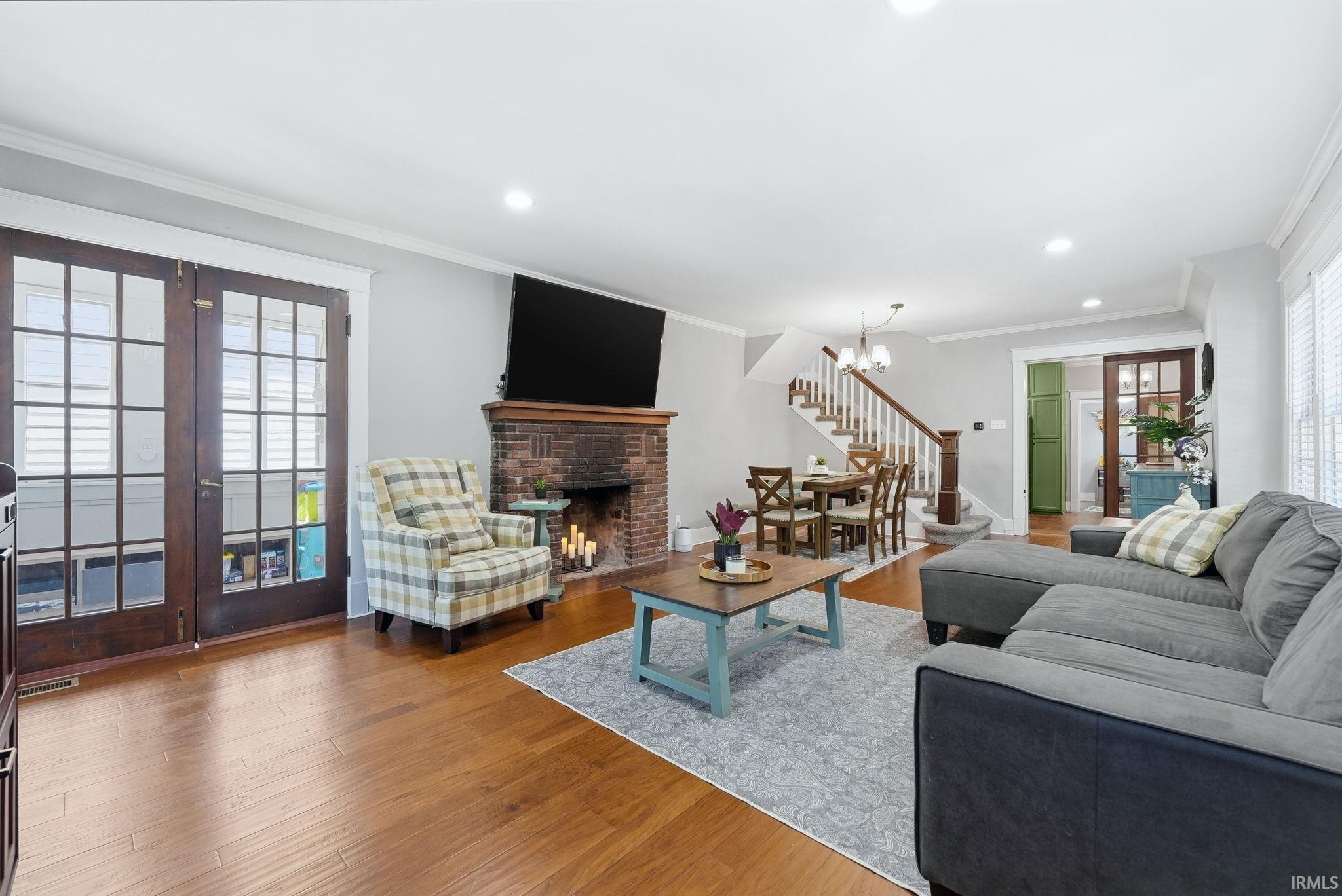 Photo 2 of 1115 W Washington Boulevard