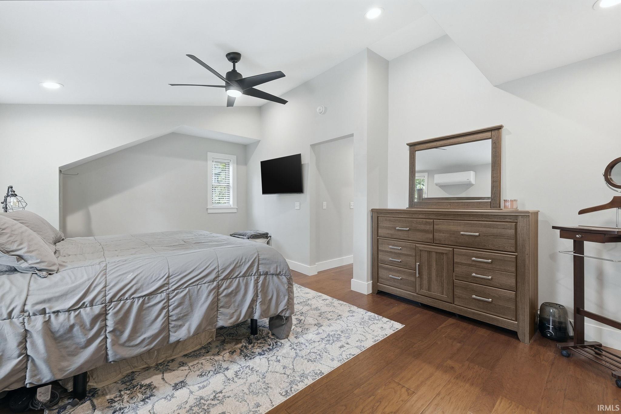 Photo 21 of 1115 W Washington Boulevard