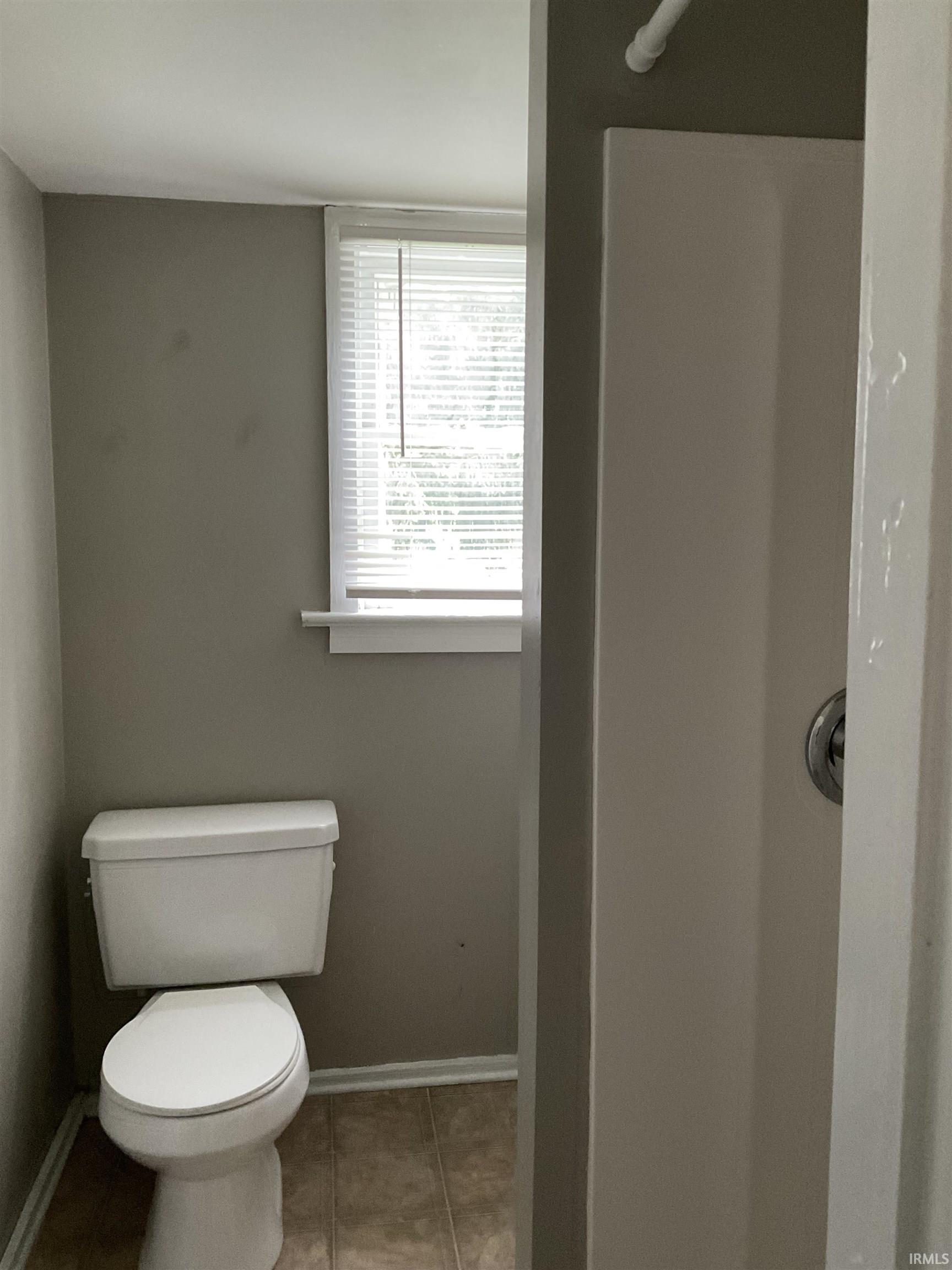Photo 4 of 926 Columbia Avenue