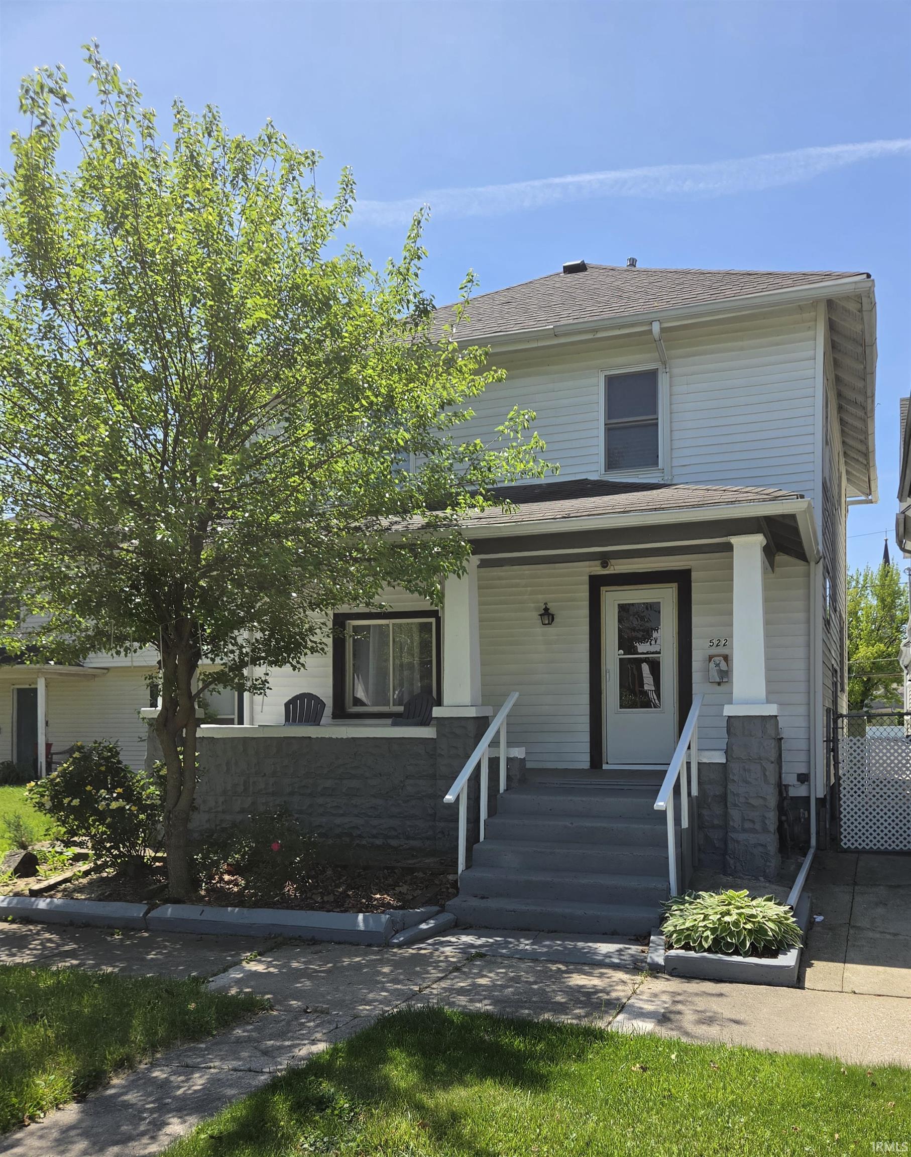 Photo 2 of 522 E Masterson Avenue