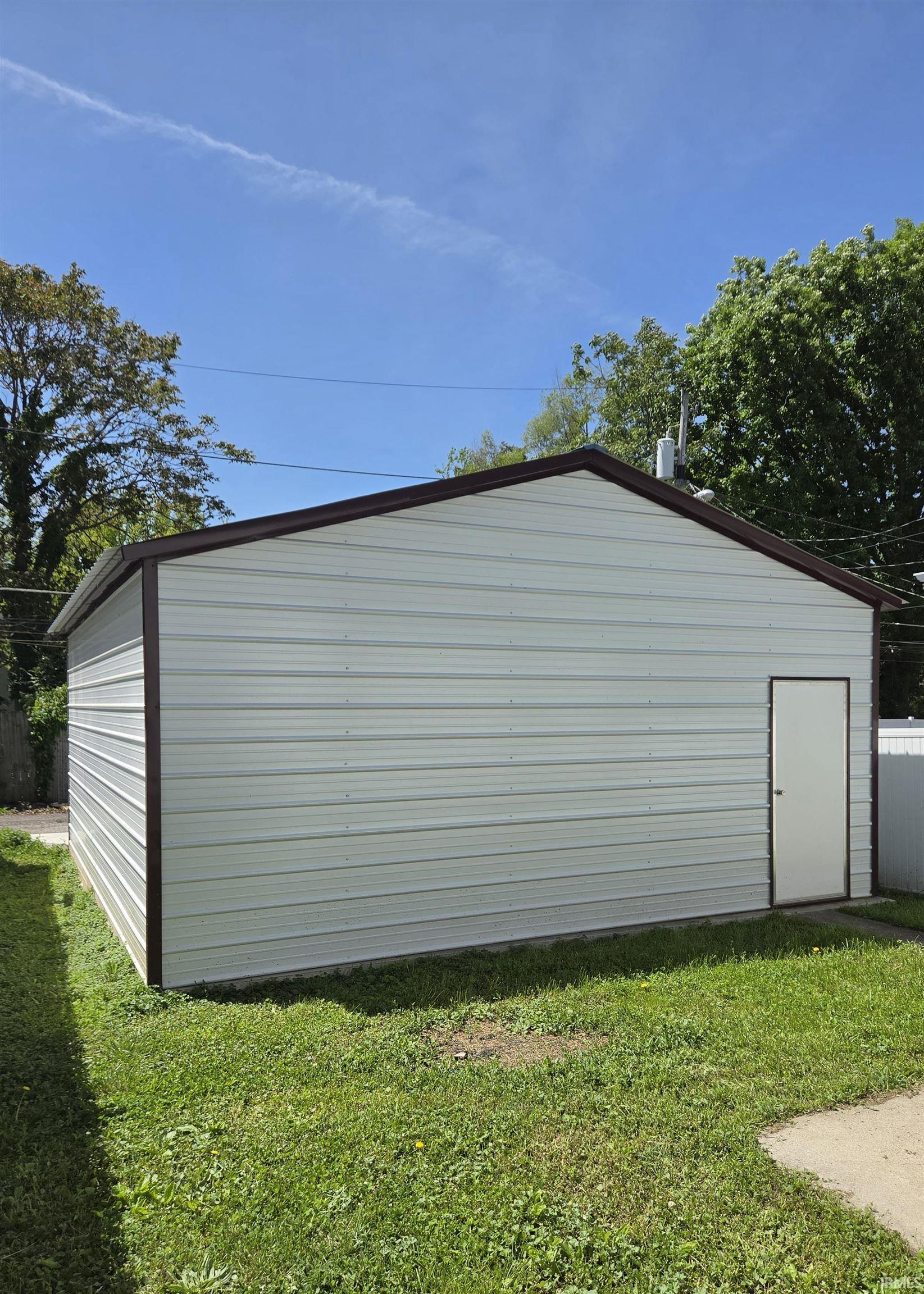 Photo 31 of 522 E Masterson Avenue