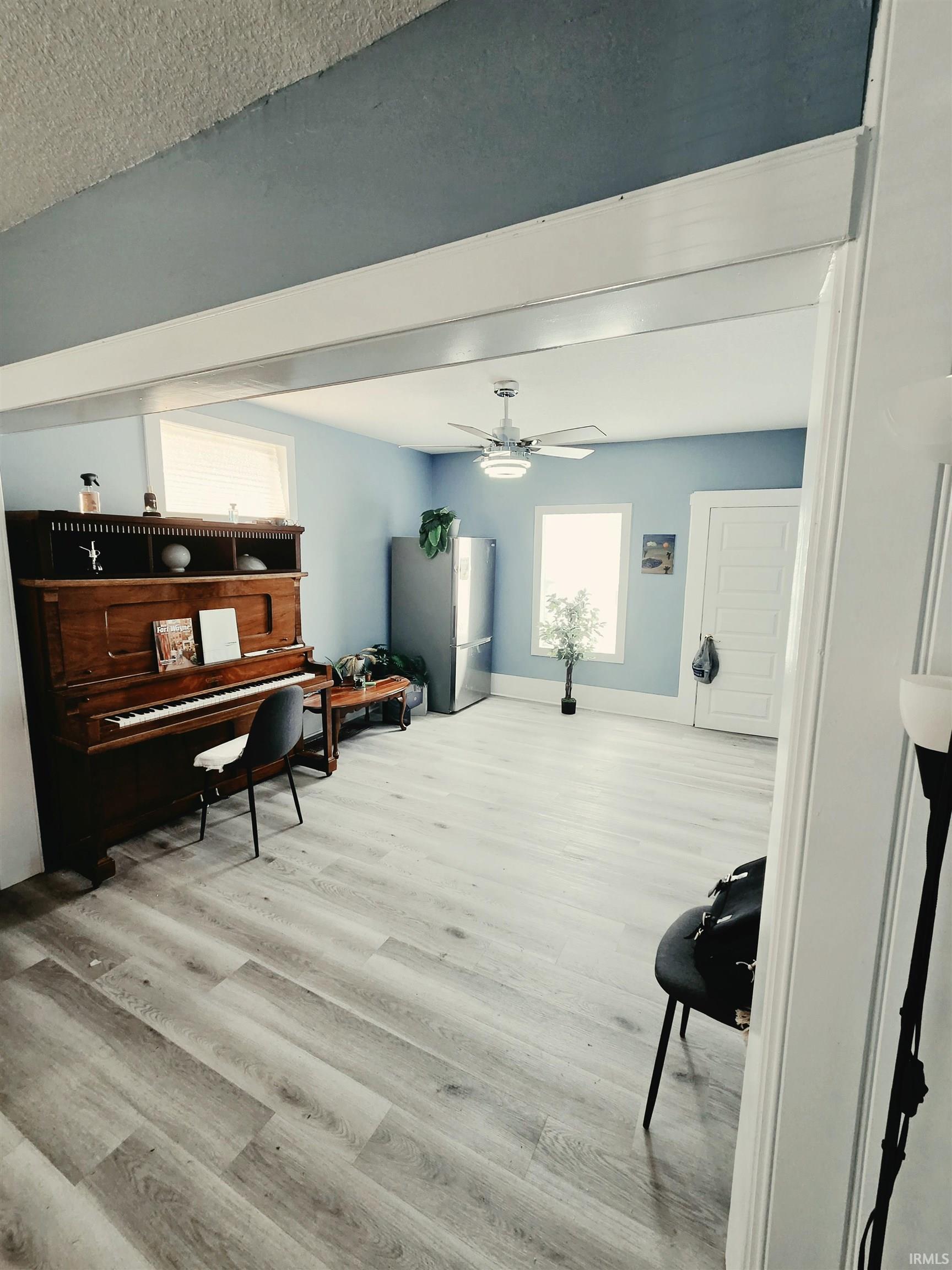 Photo 8 of 522 E Masterson Avenue