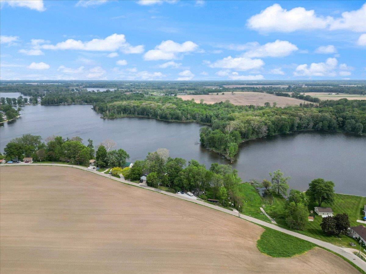 Photo 10 of 9122 N Steinbarger Lake Road