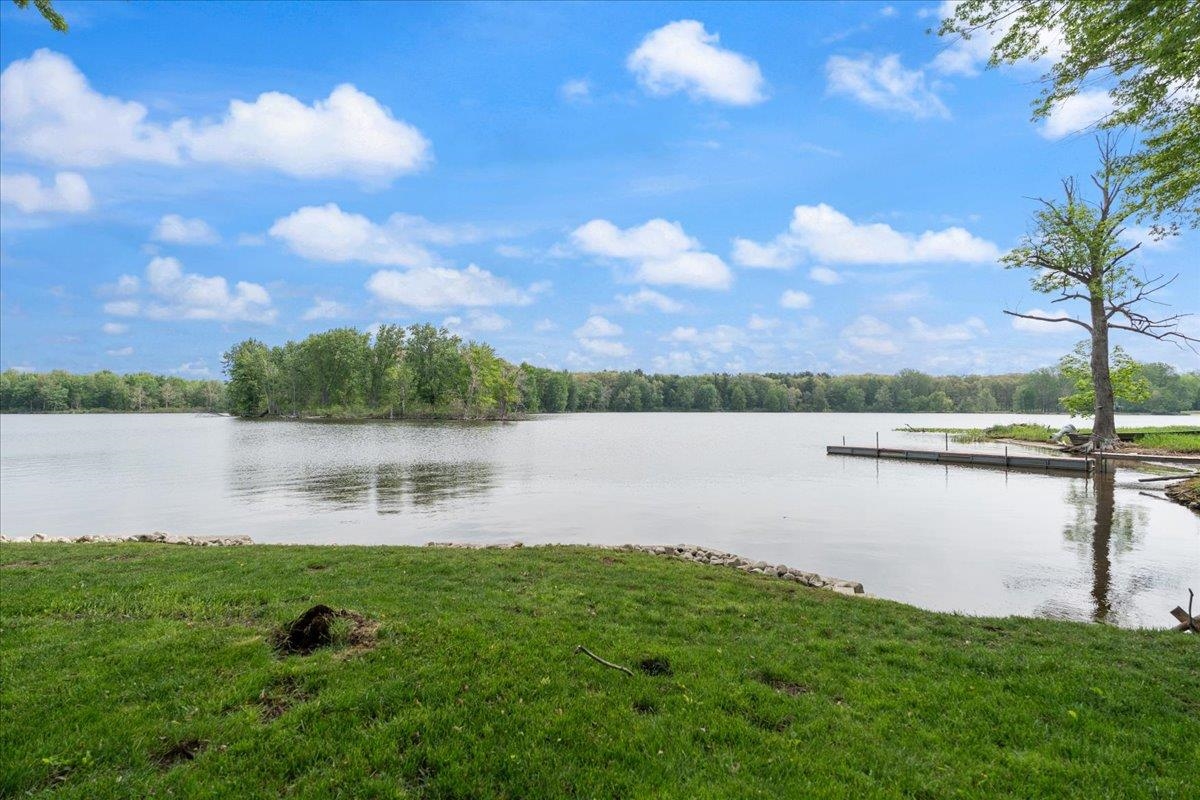 Photo 6 of 9122 N Steinbarger Lake Road