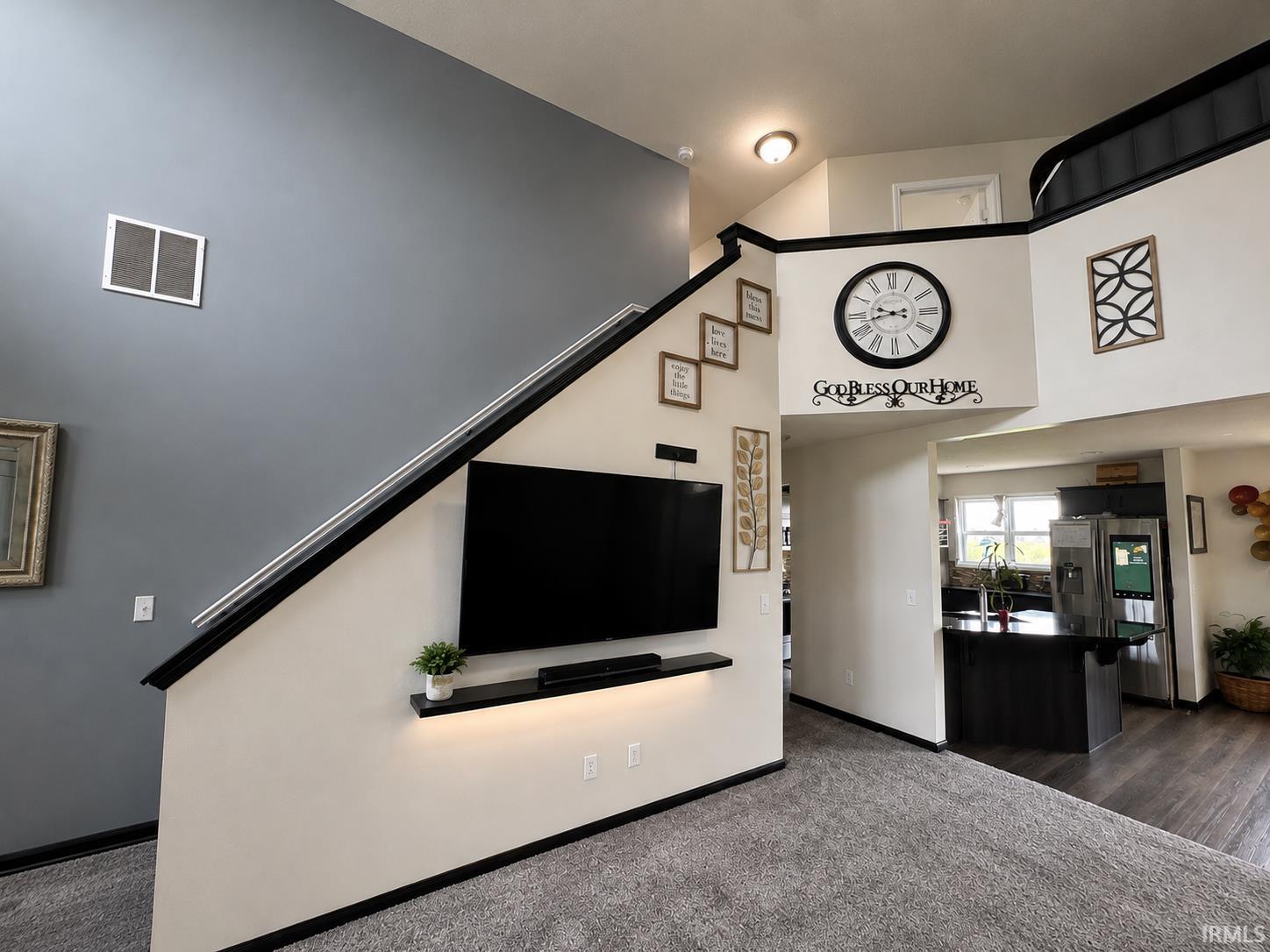 Photo 4 of 1112 Mayrock Drive