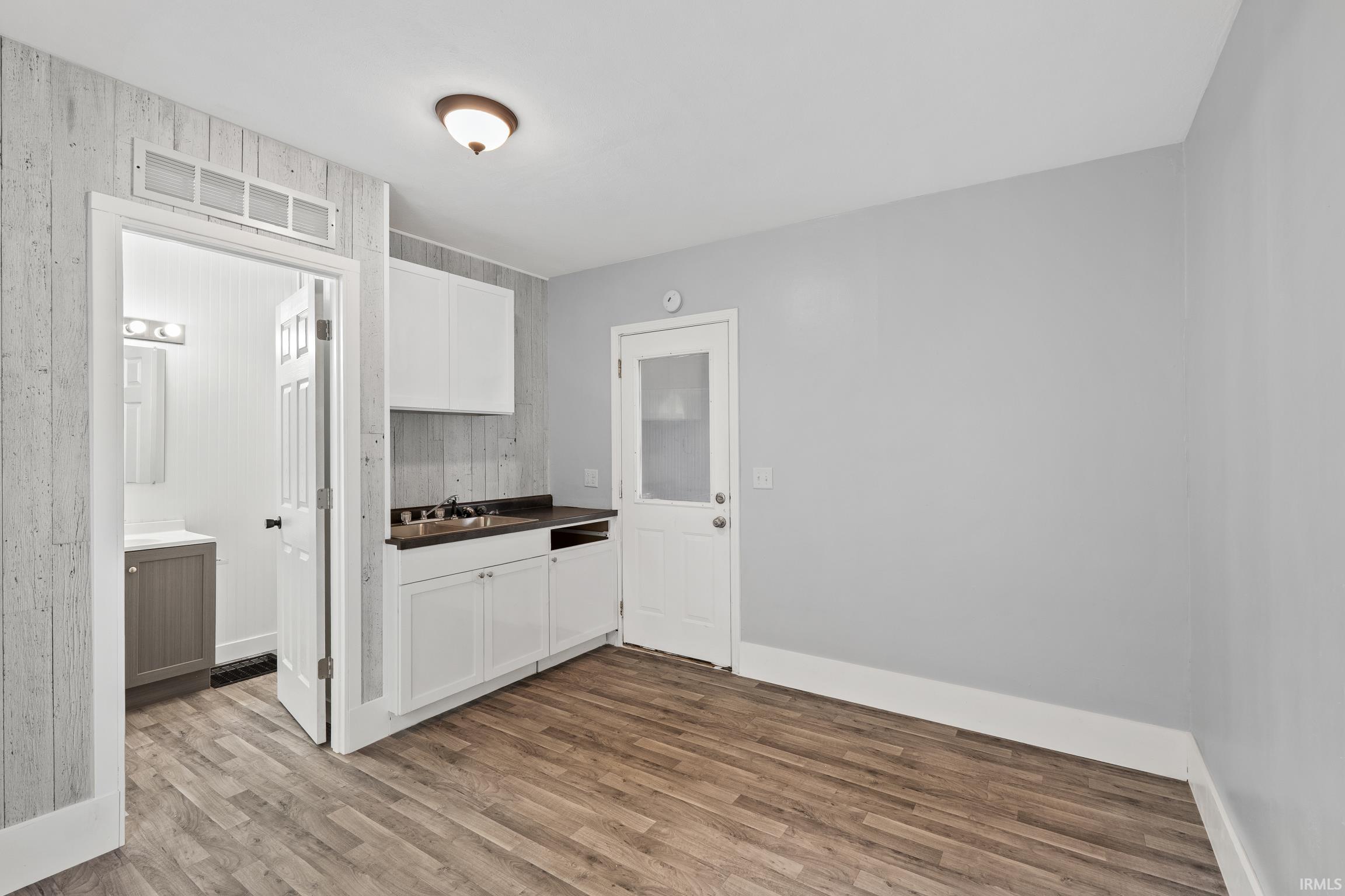 Photo 5 of 316 S Washington Street