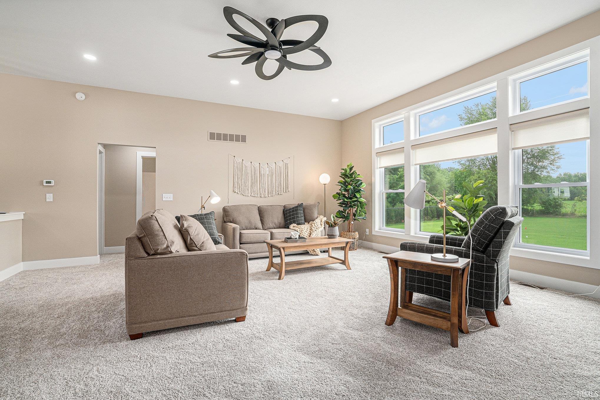 FOR ILLUSTRATIVE PURPOSES. PHOTO IS OF MODEL HOME WITH SIMILAR FLOOR PLAN.