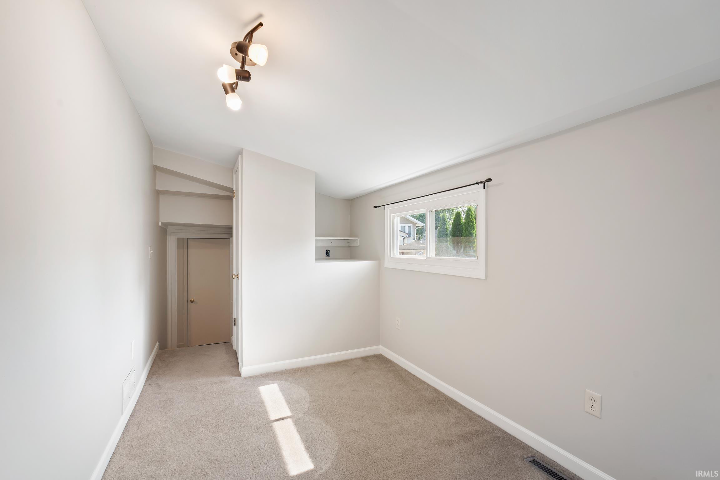Photo 17 of 1112 Park Avenue