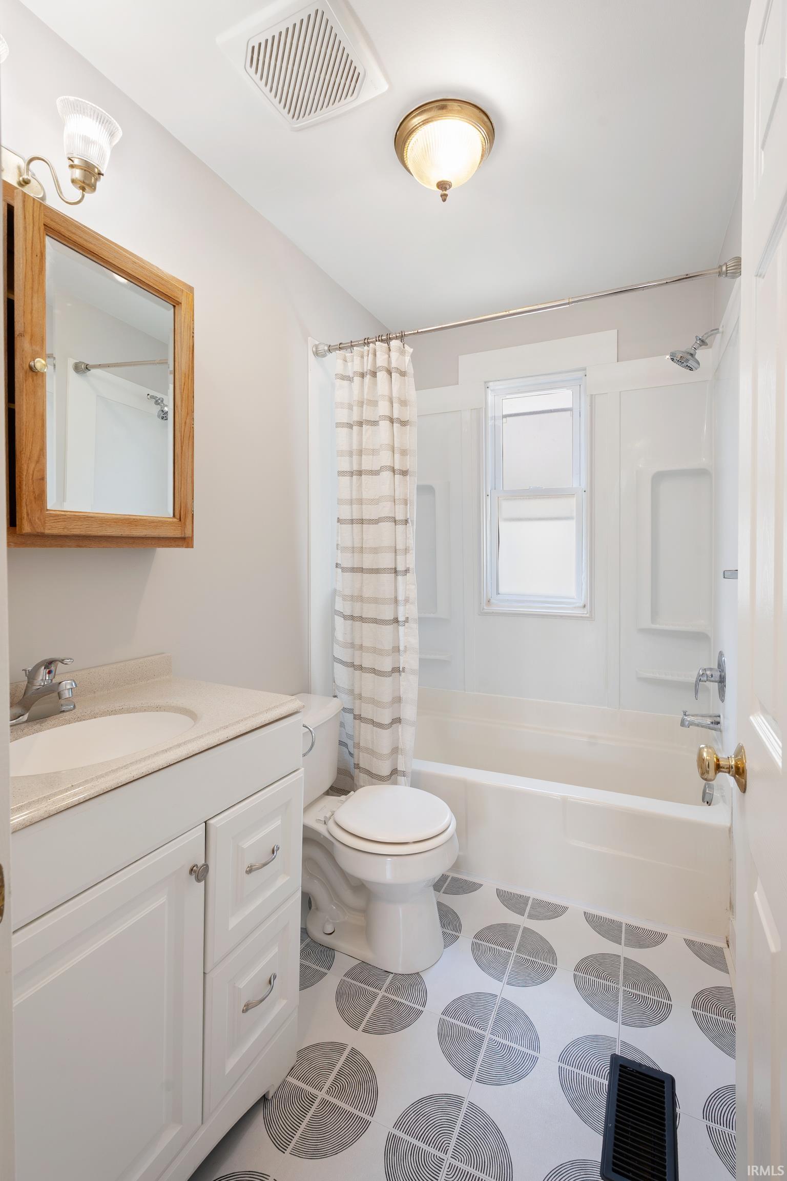 Photo 18 of 1112 Park Avenue